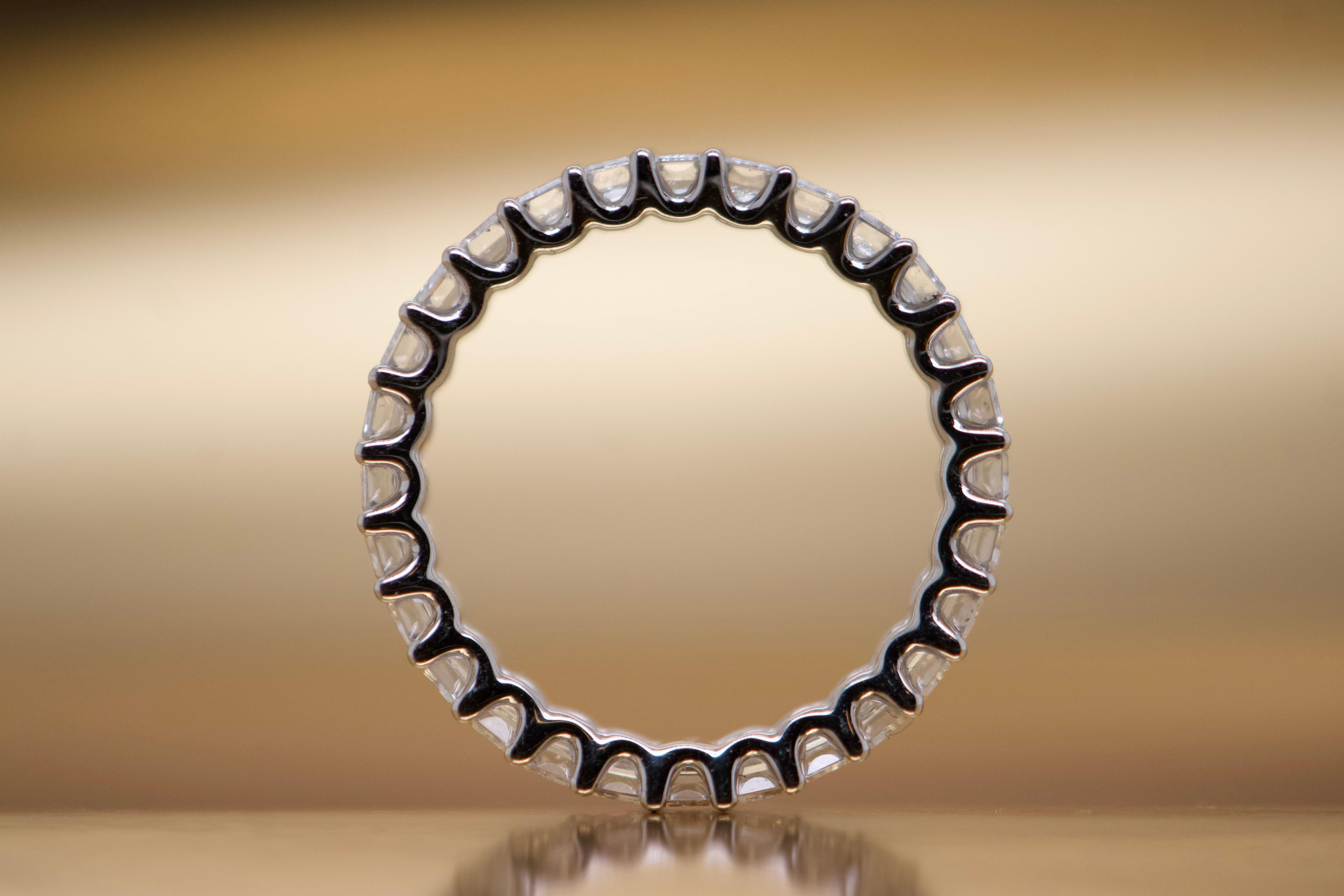 Women's 18 Carat White Gold Diamond Wedding Ring For Sale