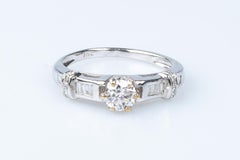 18 carat white gold diamonds ring