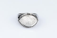 18 carat white gold diamonds ring