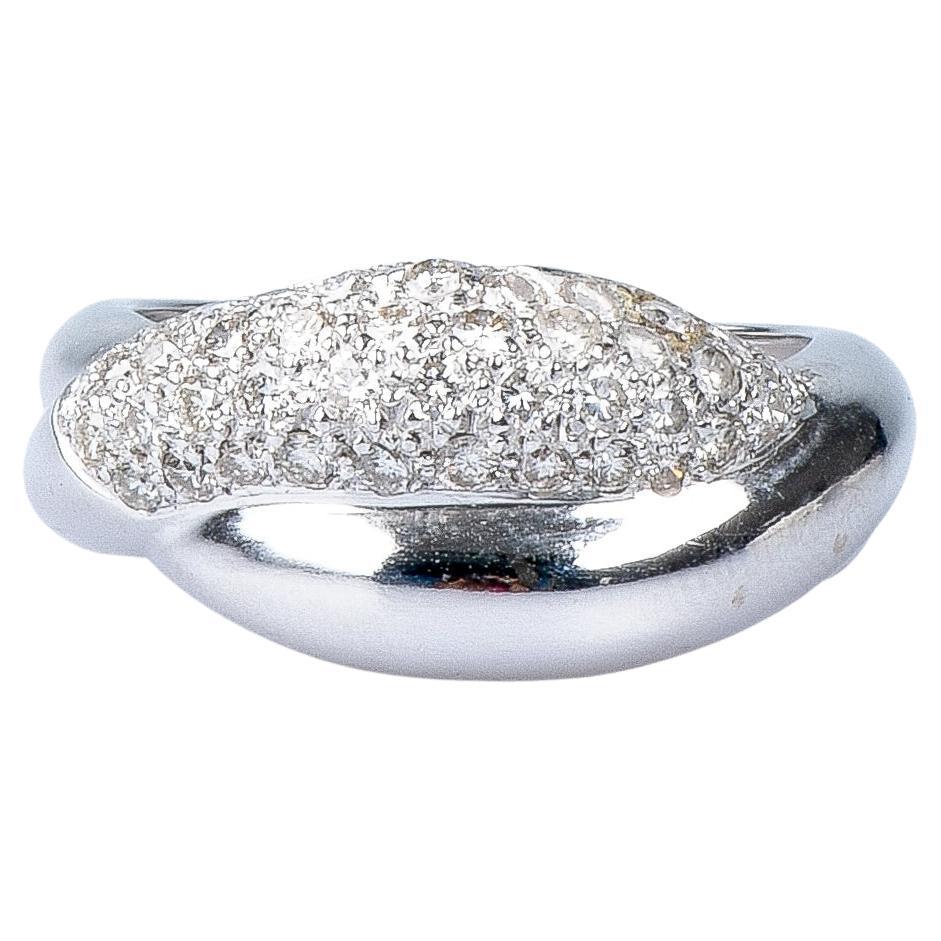 18 carat white gold diamonds ring For Sale