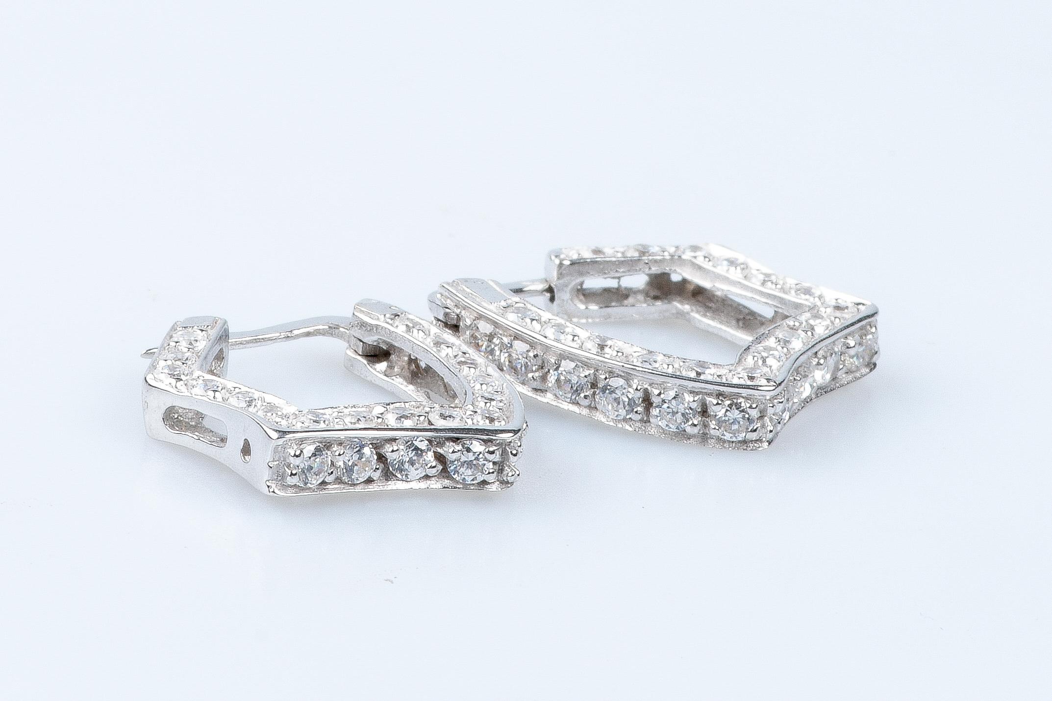 18 carat white gold earrings For Sale 1