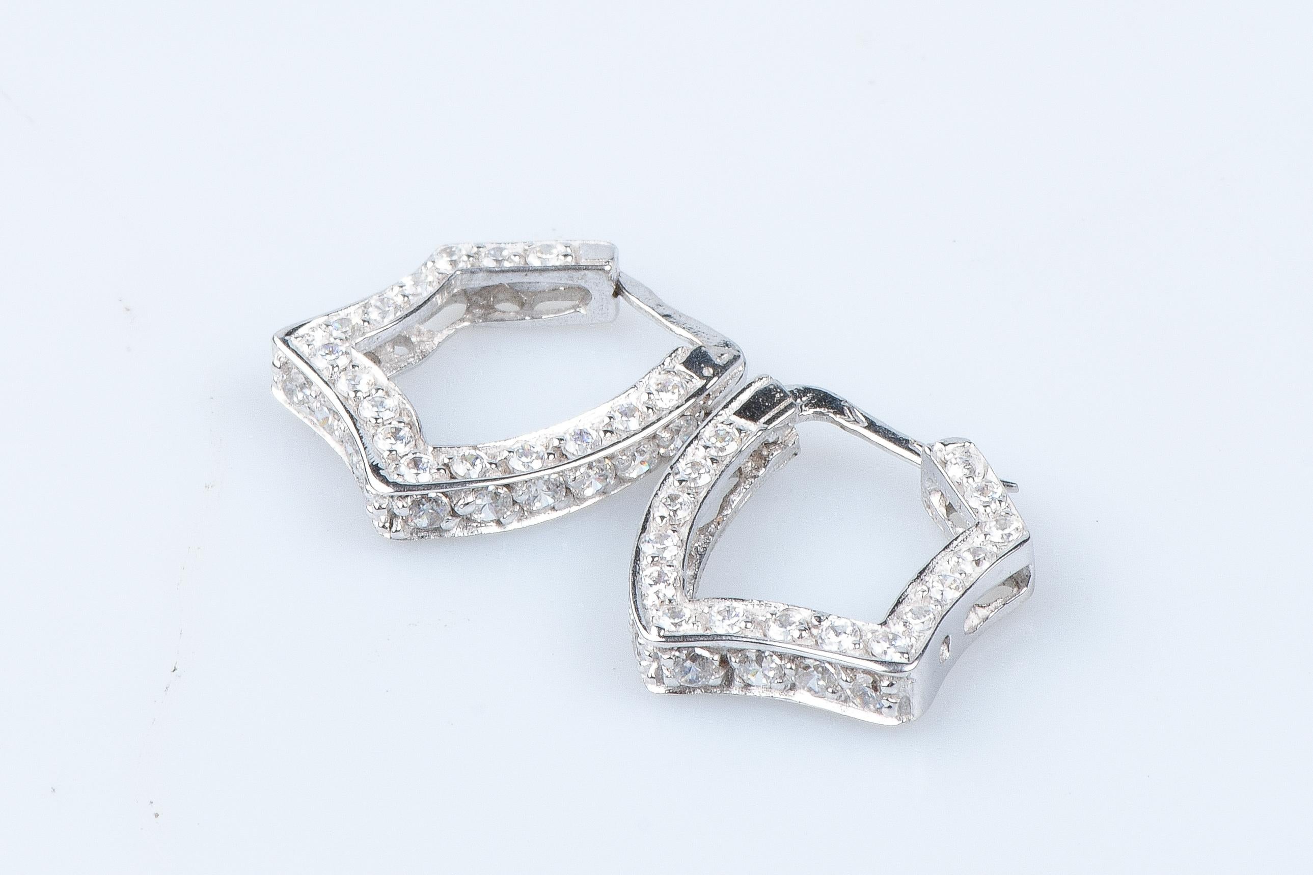 18 carat white gold earrings For Sale 2