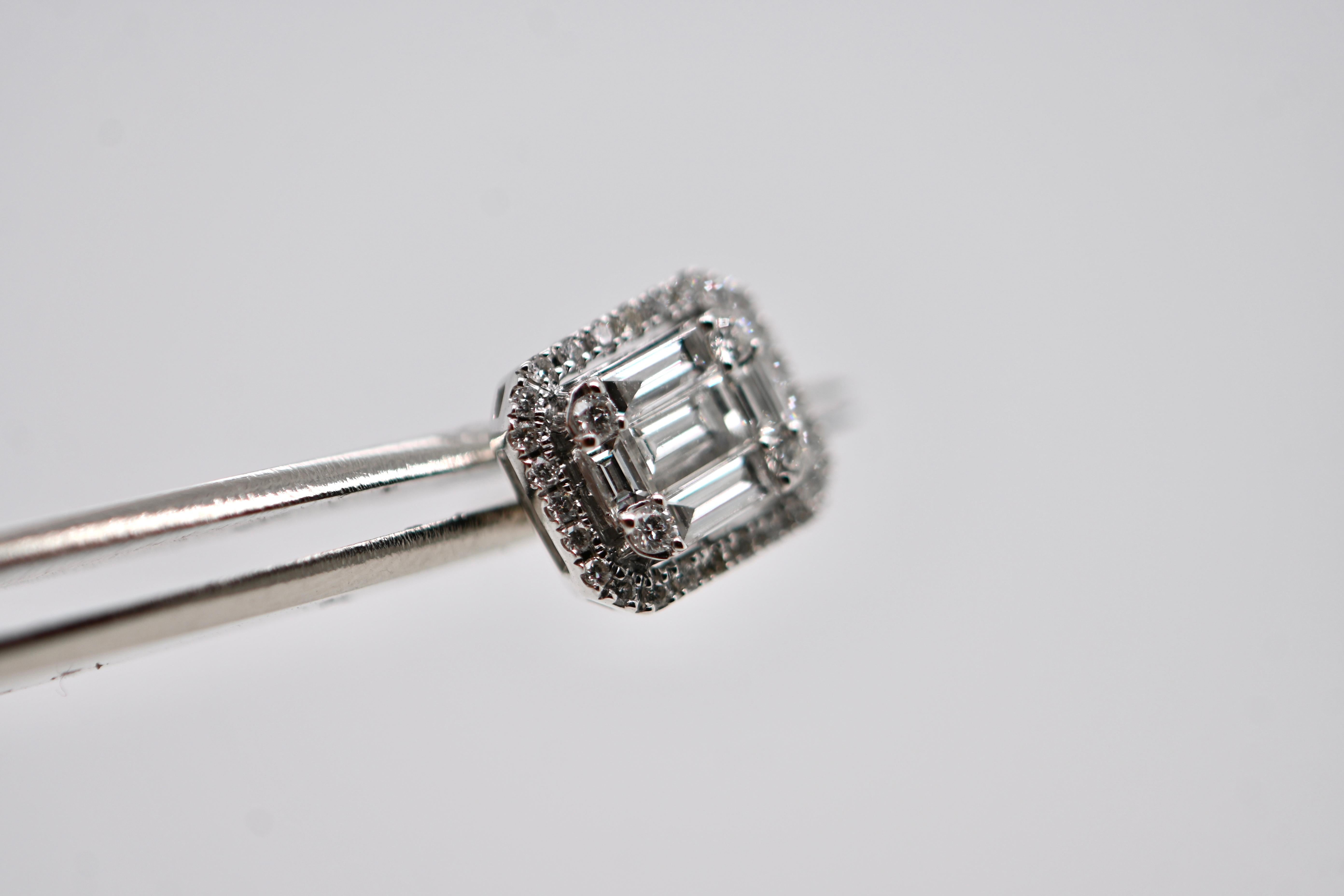 18-Carat White Gold Earrings with 70 Diamonds Totaling 0.70 Carats For Sale 1