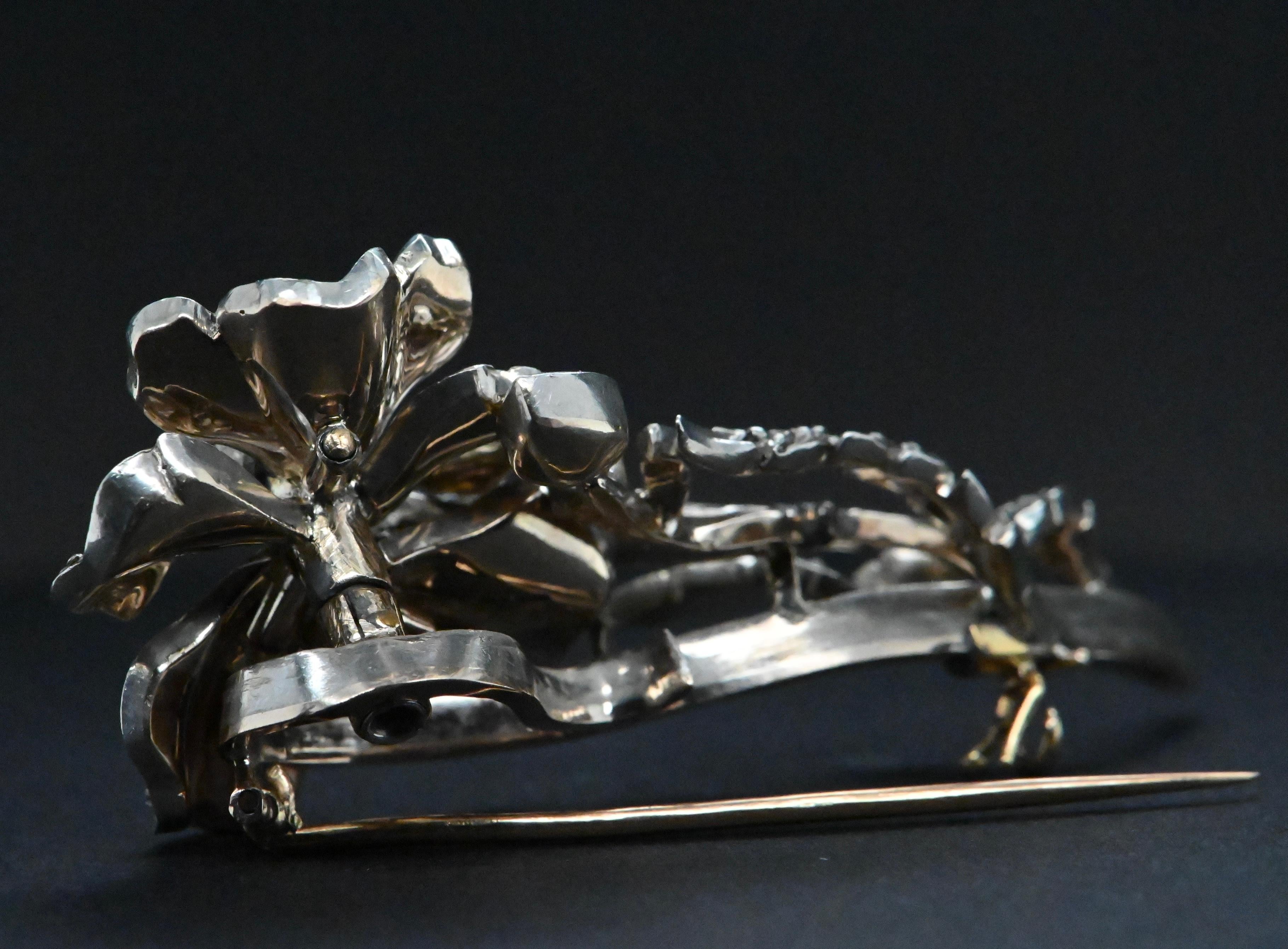 18 Carat White Gold Flower Brooch Adorned With Diamonds For Sale 2