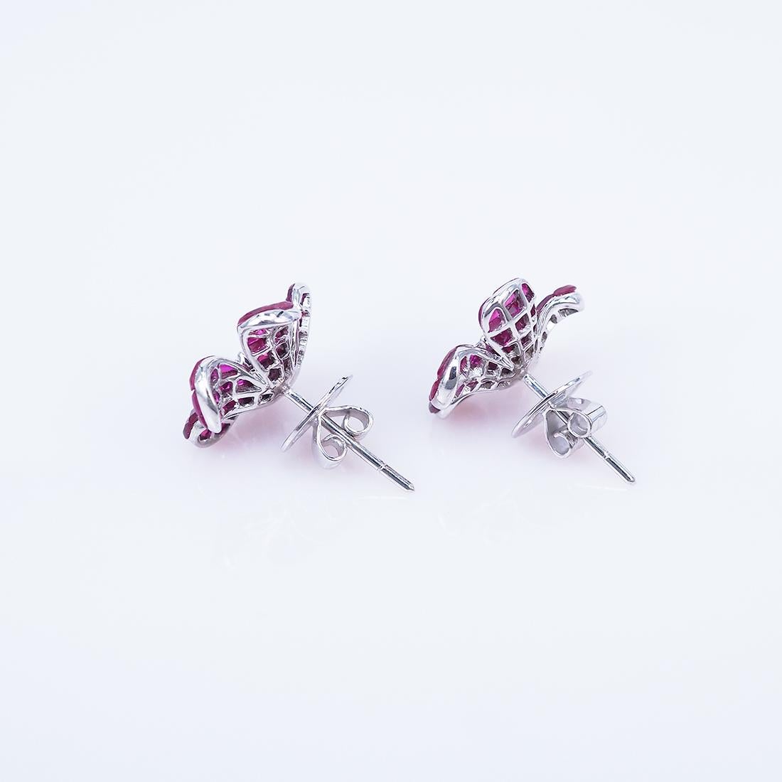 Pendientes Invisibles Flor de Rubí y Diamante en Oro Blanco de 18 Quilates Corte cuadrado en venta