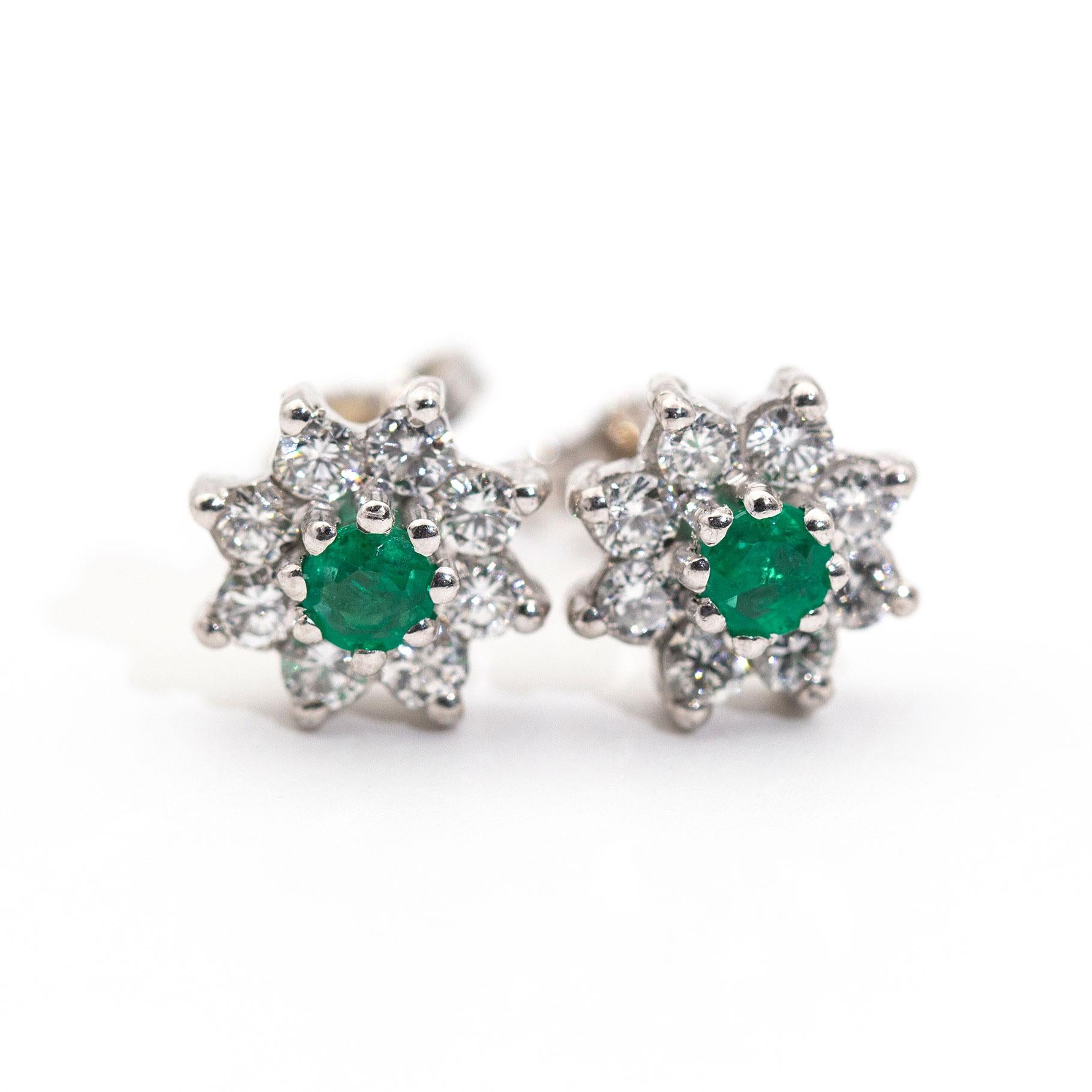 18 Carat White Gold Green Emerald and Diamond Cluster Vintage Stud Earrings In Good Condition In Hamilton, AU