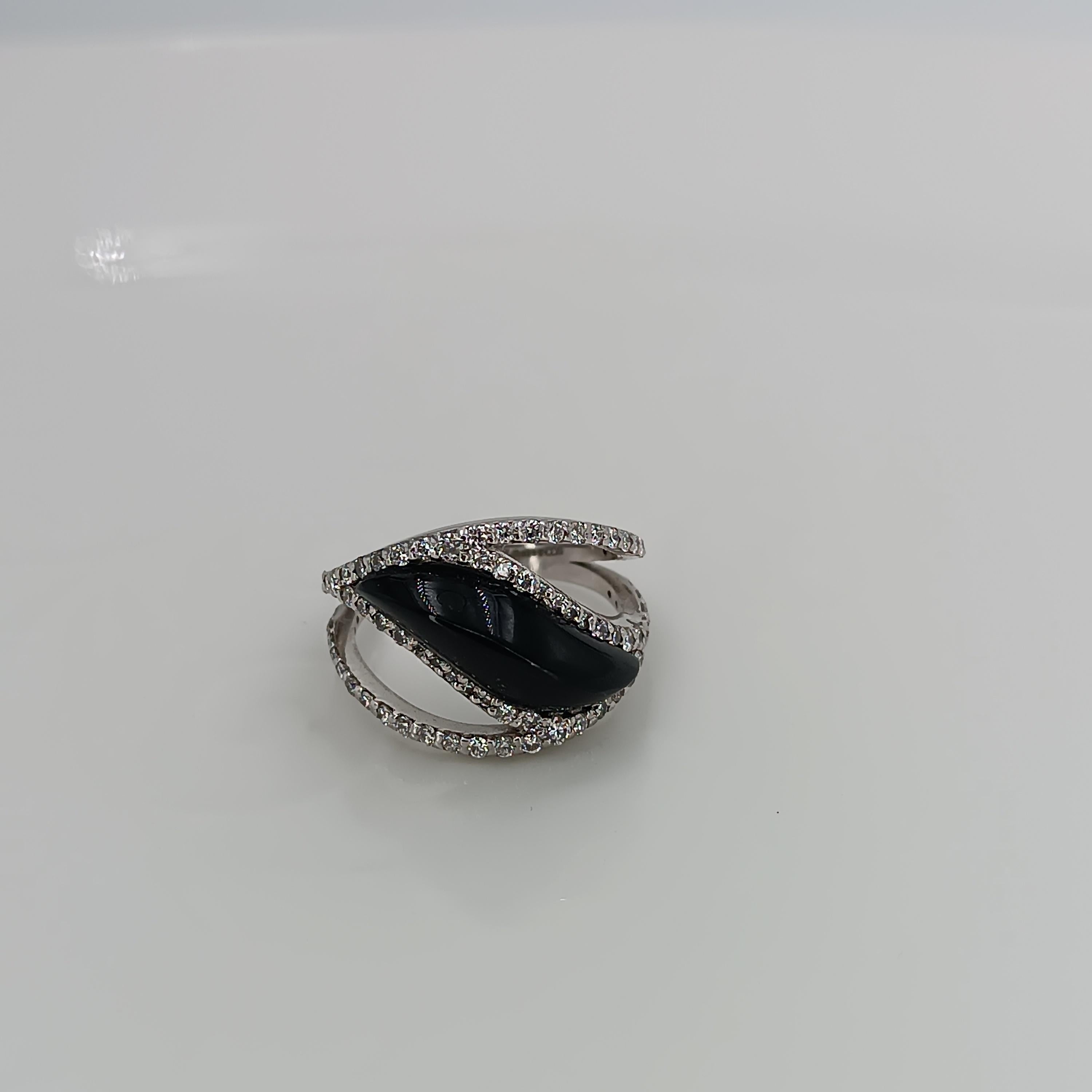 18 Carat White Gold   Onyx 72  Diamonds 0.72  Carats Cocktail Ring  In New Condition For Sale In Milano, MI