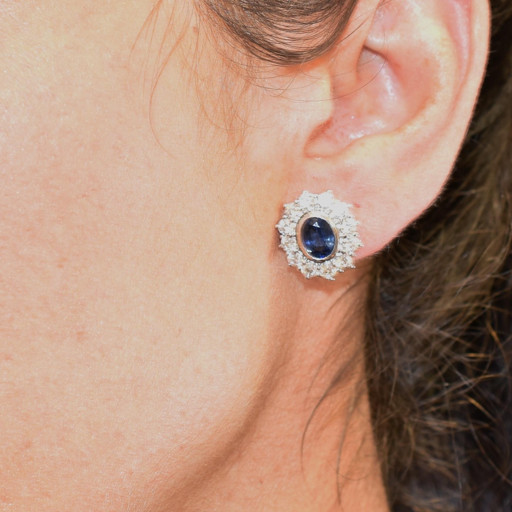 18 Carat White Gold Oval Ceylon Sapphire and Diamond Cluster Stud Earrings In New Condition In Armadale, Victoria