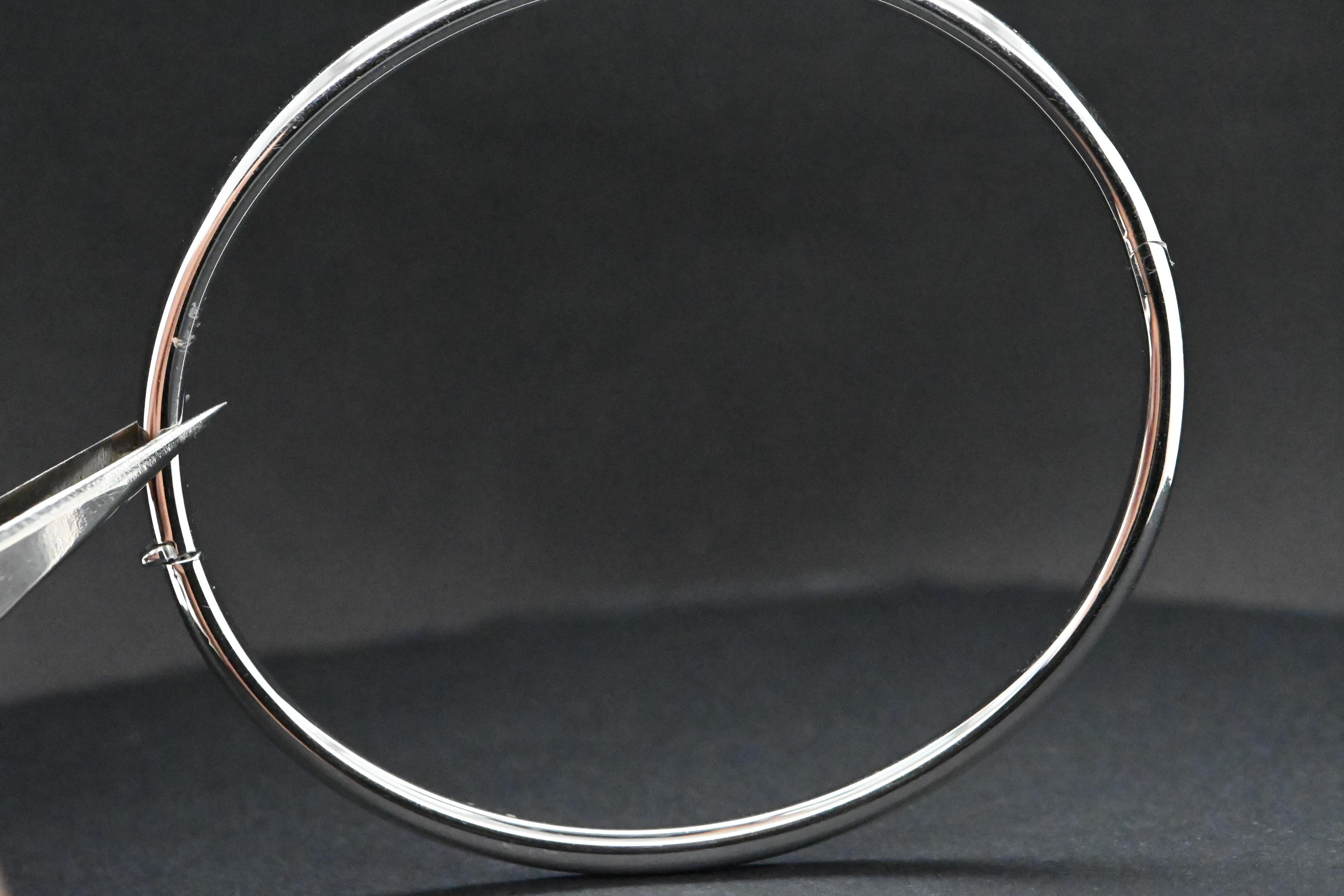 Modern 18 Carat White Gold Oval Wedding Band Bracelet For Sale