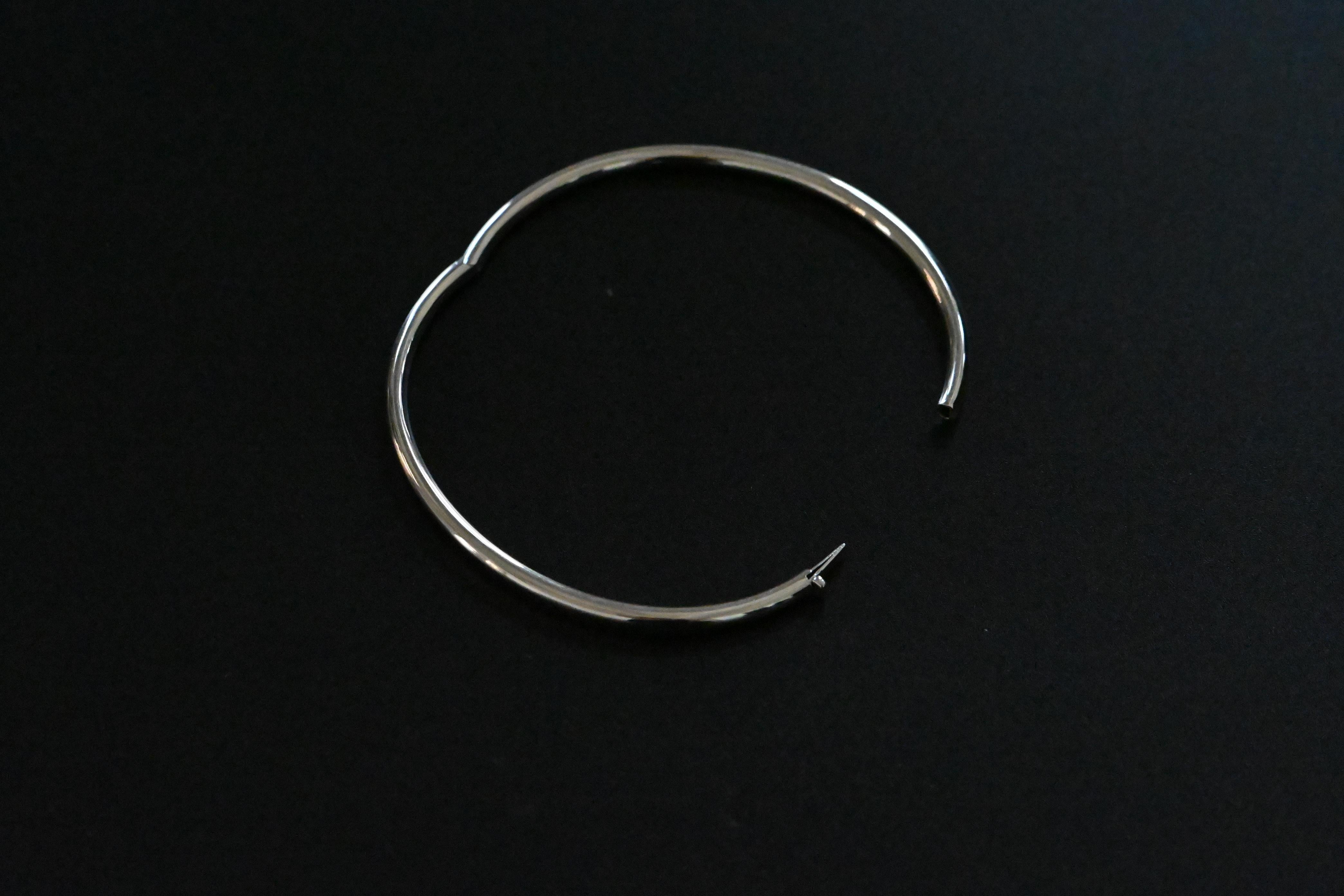 Women's or Men's 18 Carat White Gold Oval Wedding Band Bracelet For Sale