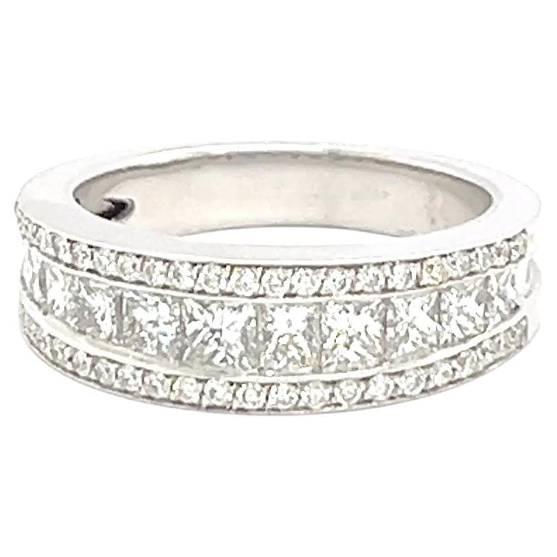 18 Carat White Gold Ring Set with Princess and Brilliant Cut Diamonds For Sale