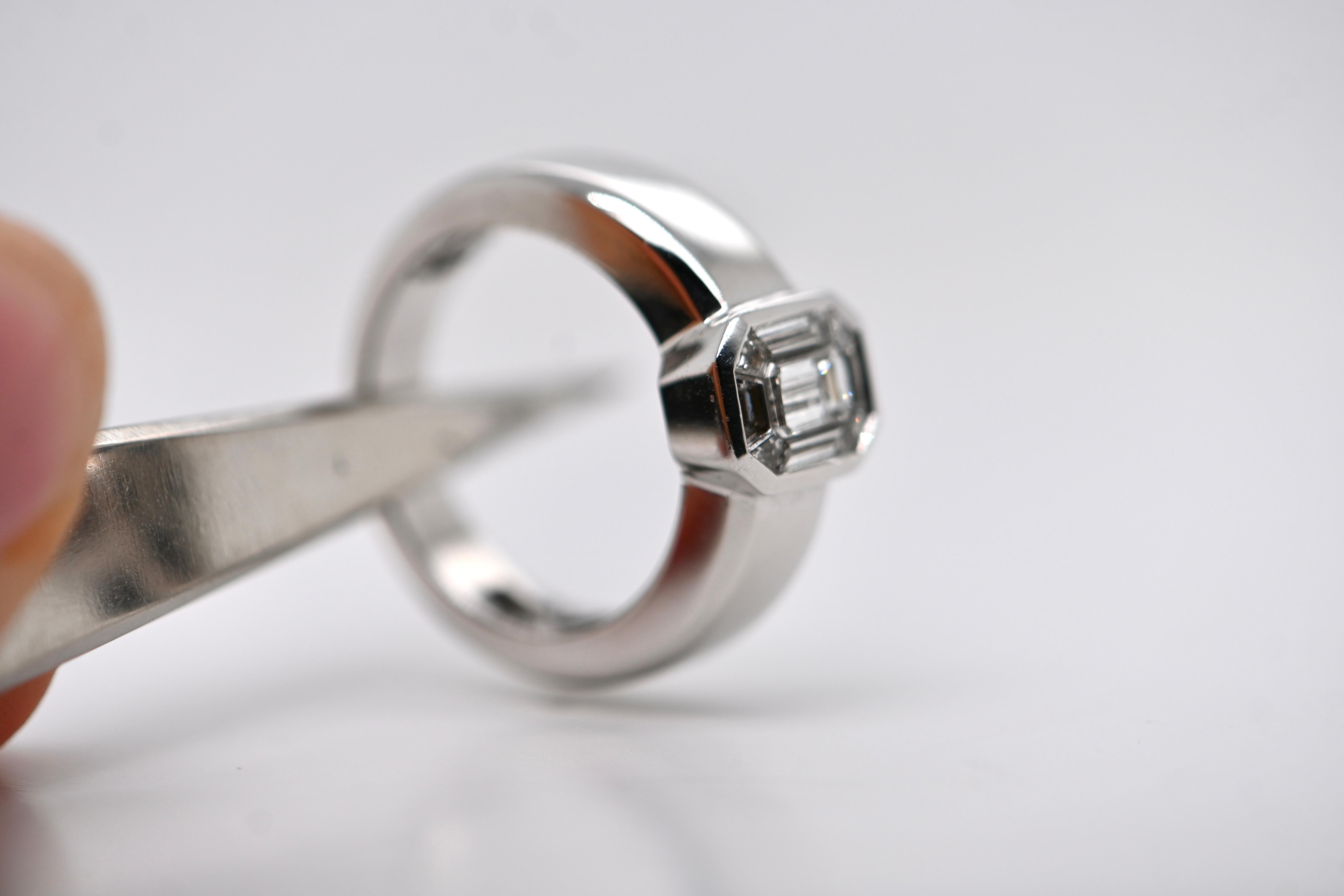 18-Carat White Gold Ring with 1 Carat Diamonds In New Condition For Sale In Vannes, FR