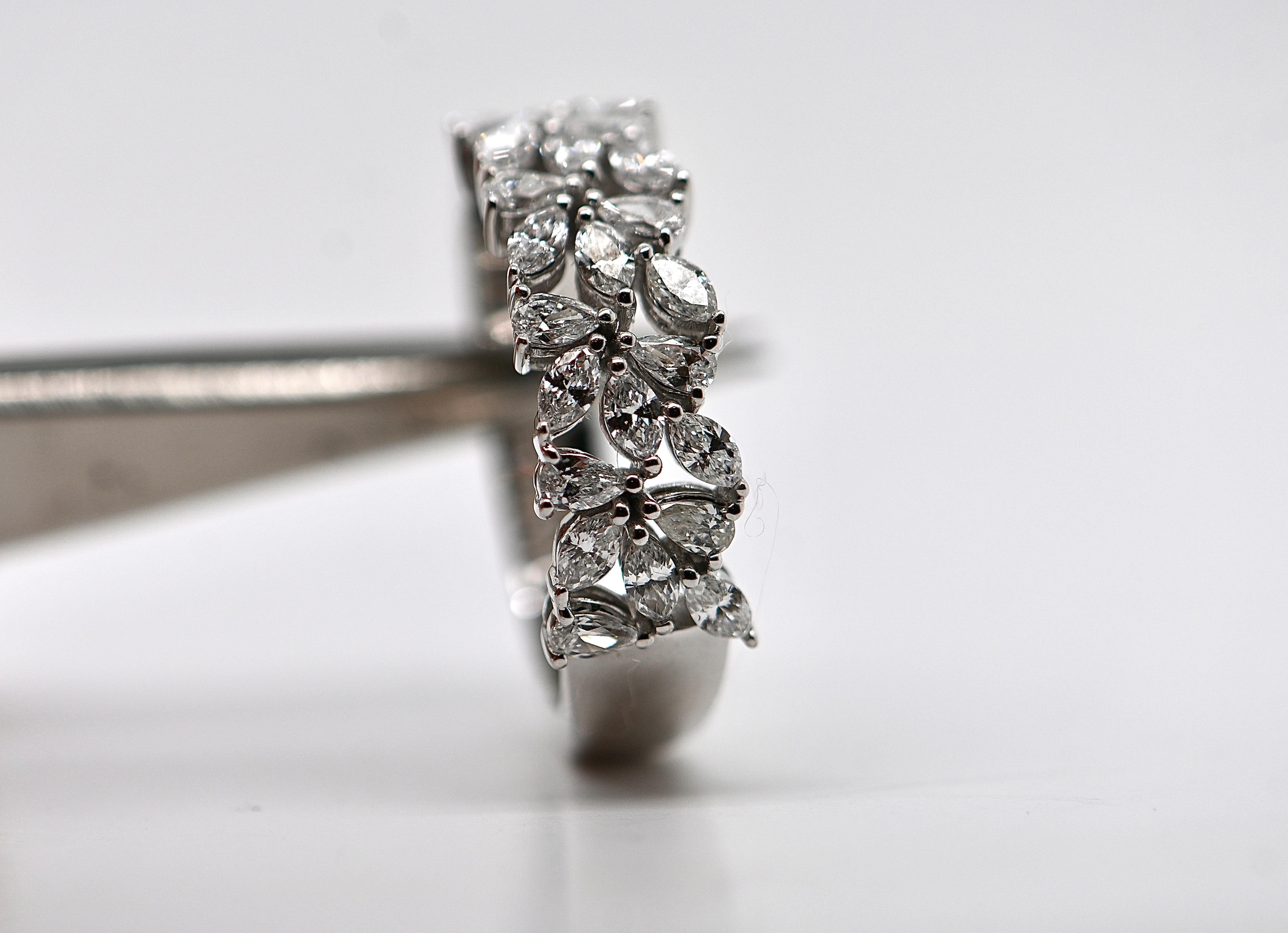 Women's 18-Carat White Gold Ring with 1.010 Carat Diamonds For Sale