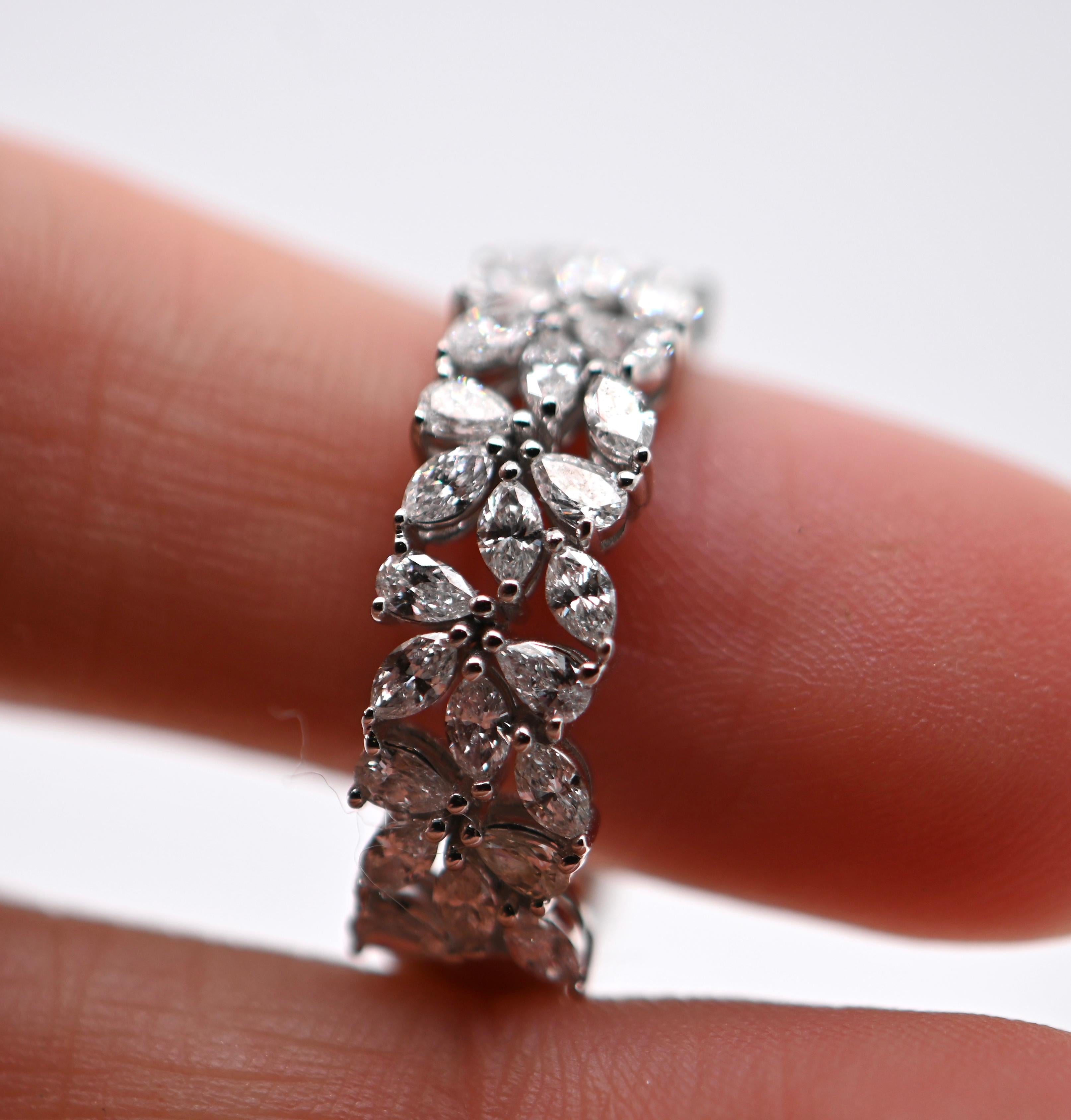 18-Carat White Gold Ring with 1.010 Carat Diamonds For Sale 2