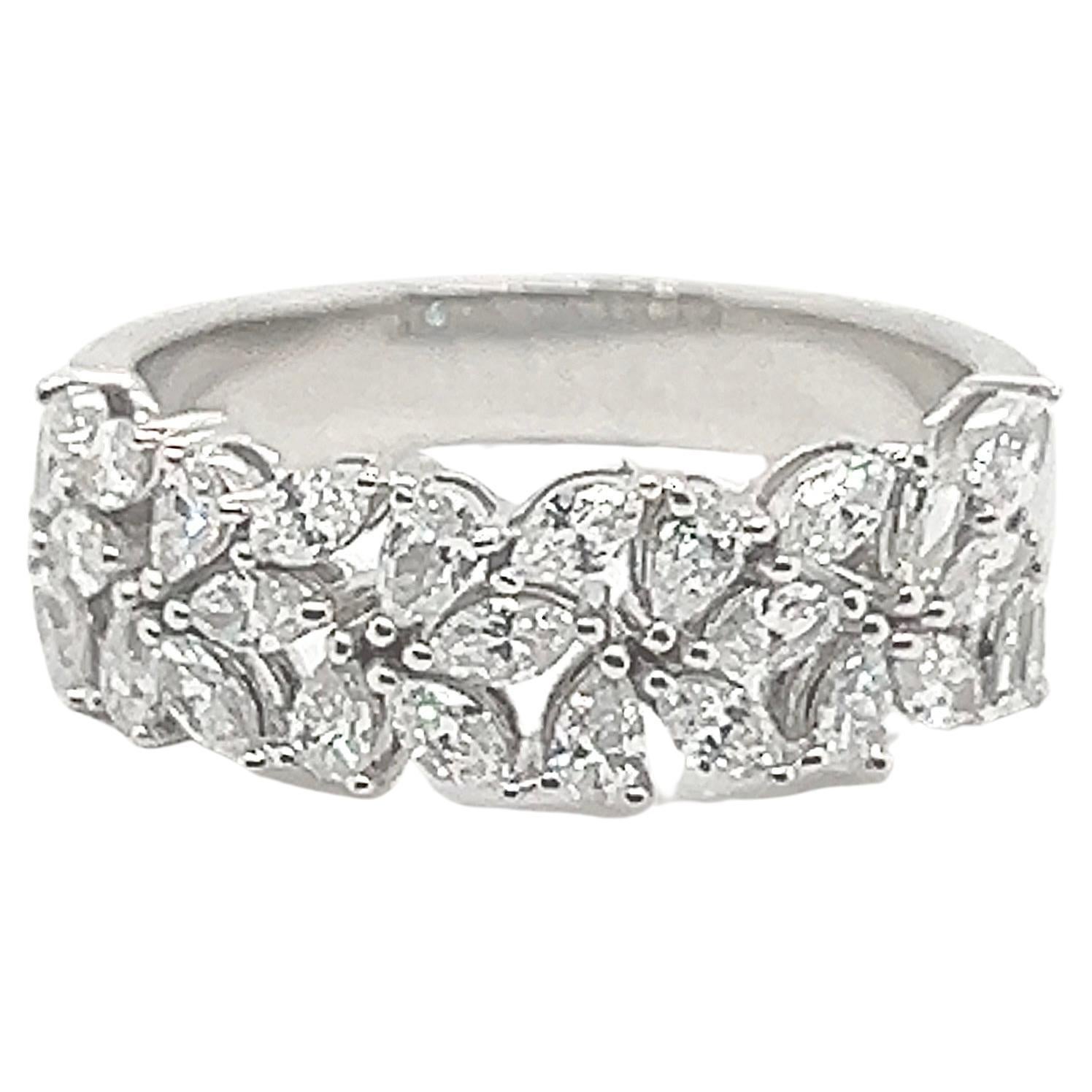 18-Carat White Gold Ring with 1.010 Carat Diamonds For Sale