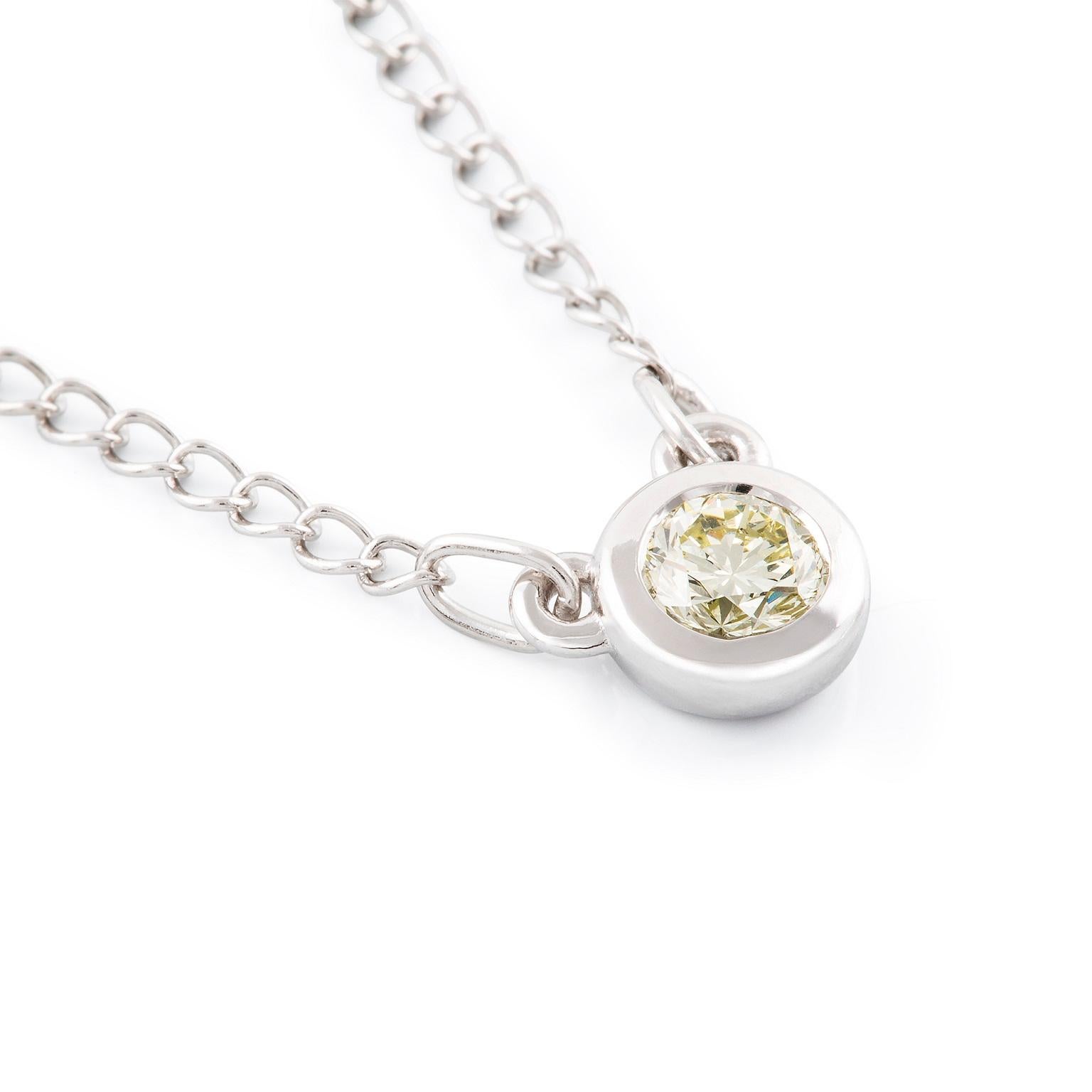 Diamond Necklace

This gorgeous petite pendant features a stunning  diamond. The circular setting is suspended from an elegant curb chain.

Round brilliant cut diamonds:Fancy Yellow color, SI clarity, 0.40 Carat diamond weigh

Weight: 3.60