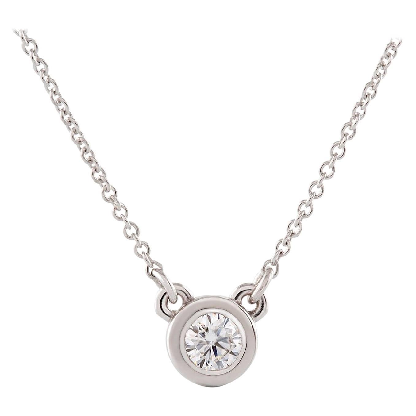 18 Carat White Gold Round Brilliant Cut Diamond Pendant