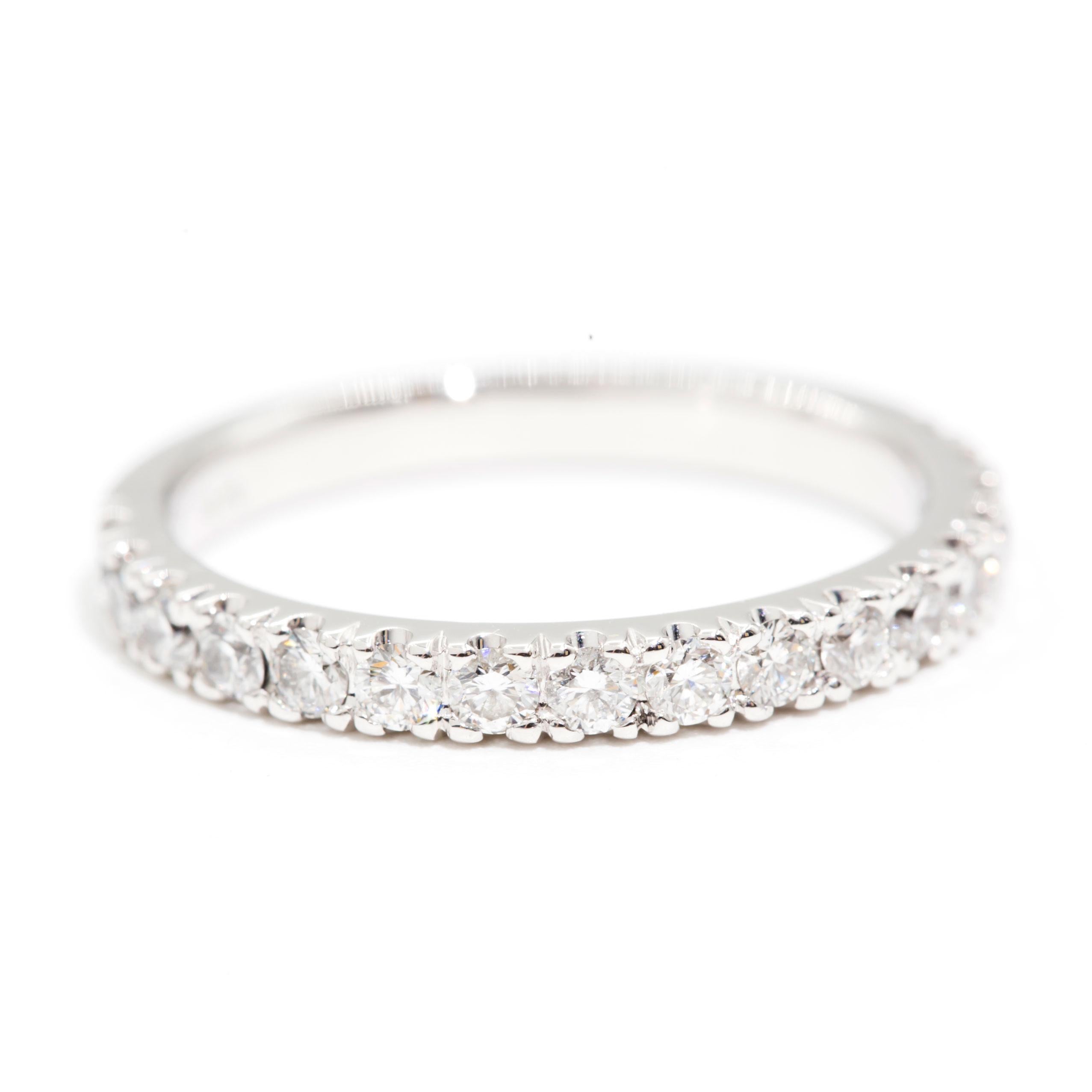 18 Carat White Gold Round Brilliant Cut Diamond Vintage Band Bridal Ring 6