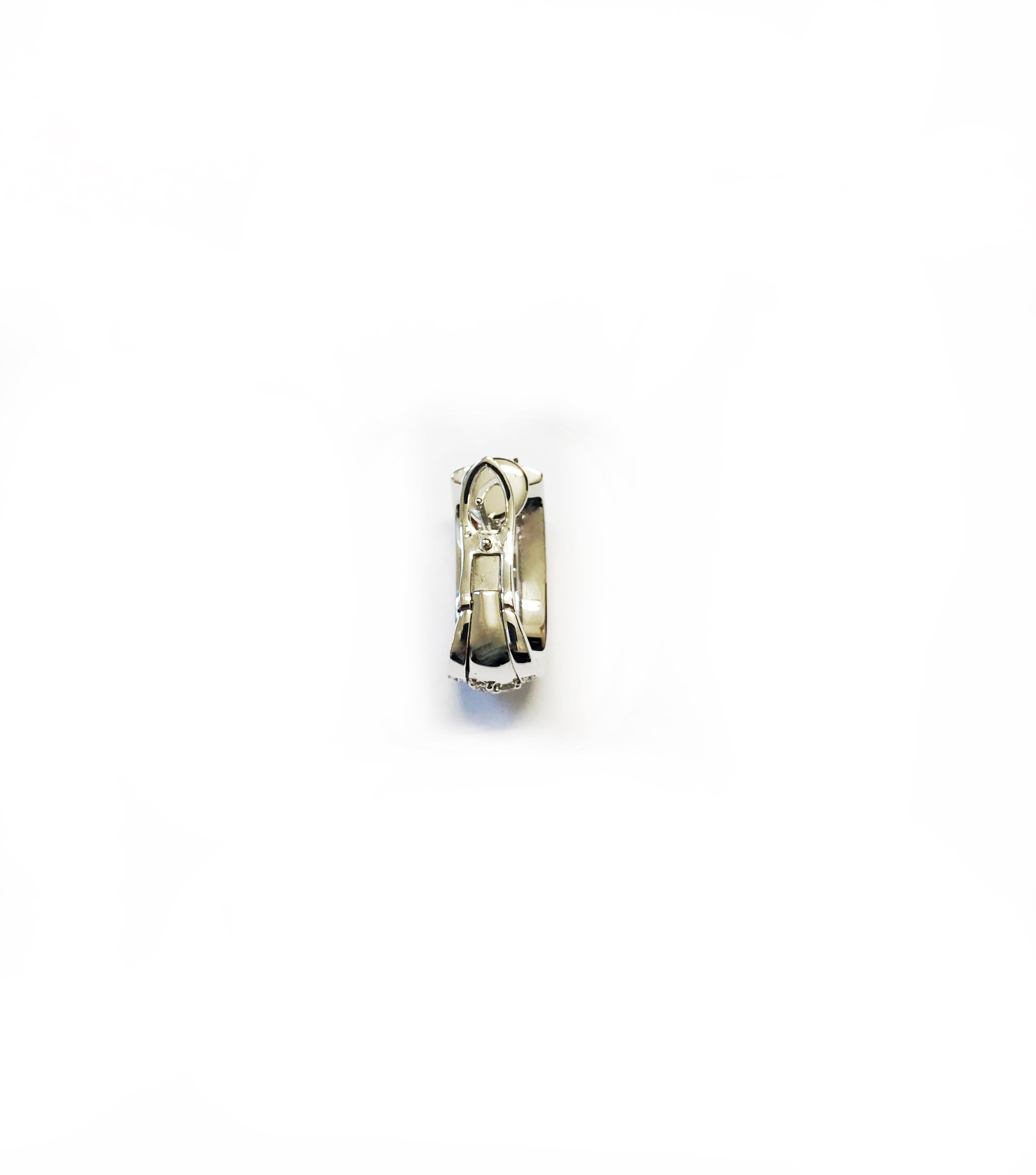 Women's 18 Carat White Gold Round Brilliant Cut Diamonds Clip-On Earrings For Sale
