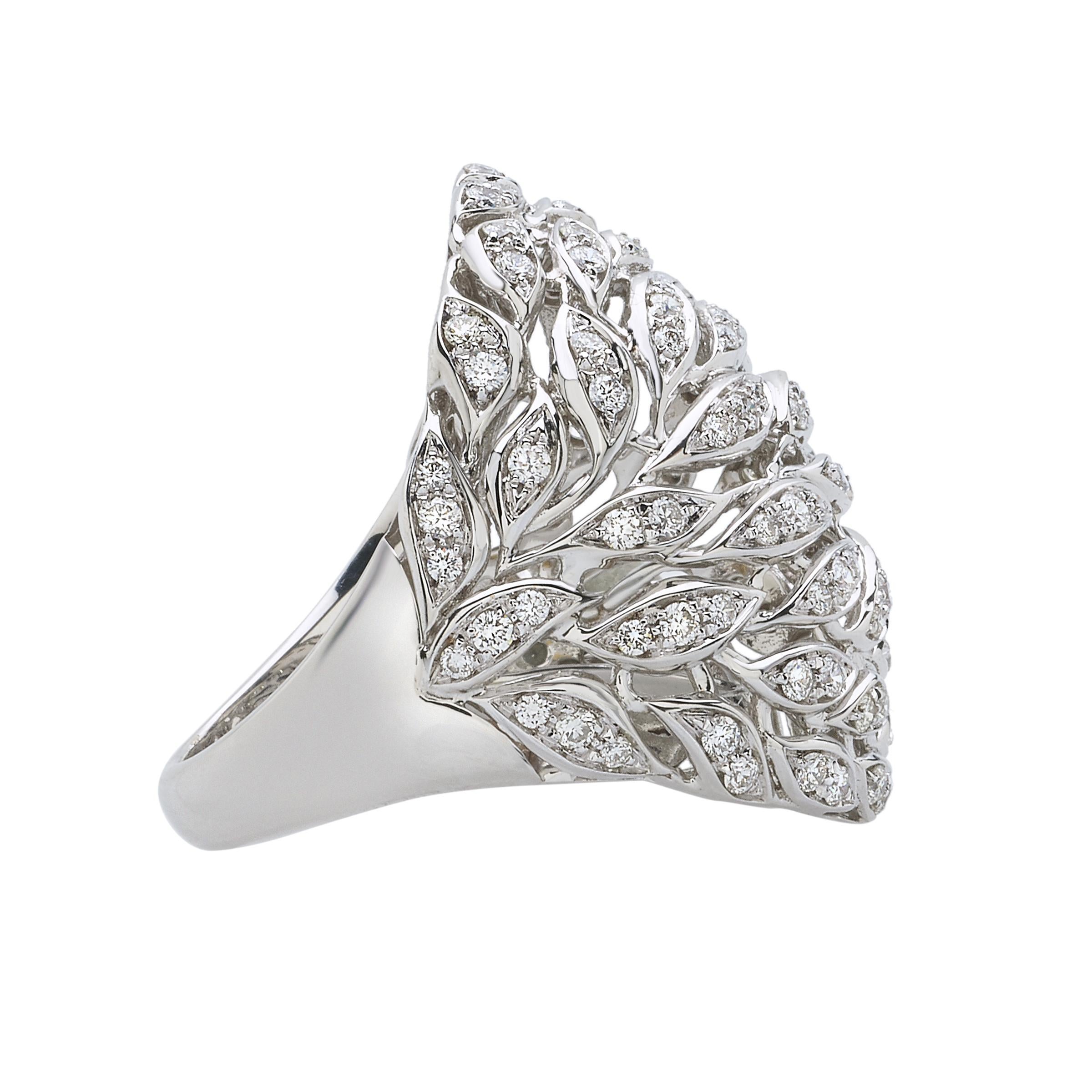 18 Carat White Gold Round Brilliant Cut Diamonds Ring featuring 1,33 carats of diamonds G color, VVS clarity; total piece weight 14,30 gr. Size 8 US, 57 EU
Handmade in Italy, ready in stock
Each Luca Carati creation is delivered with its original