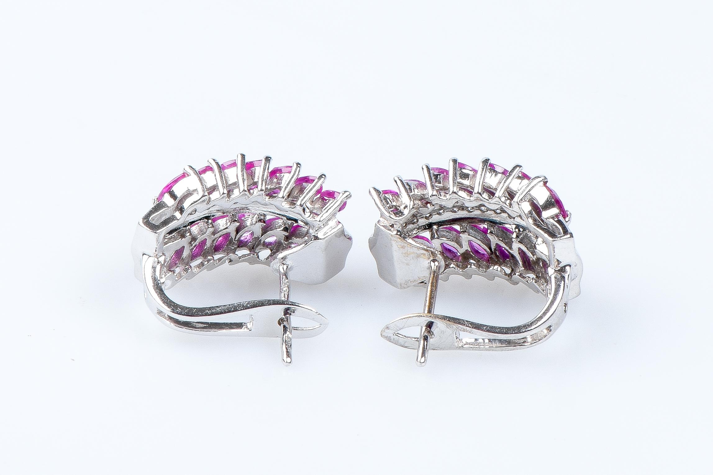 Pendientes de rubíes y diamantes de oro blanco de 18 quilates en venta 2