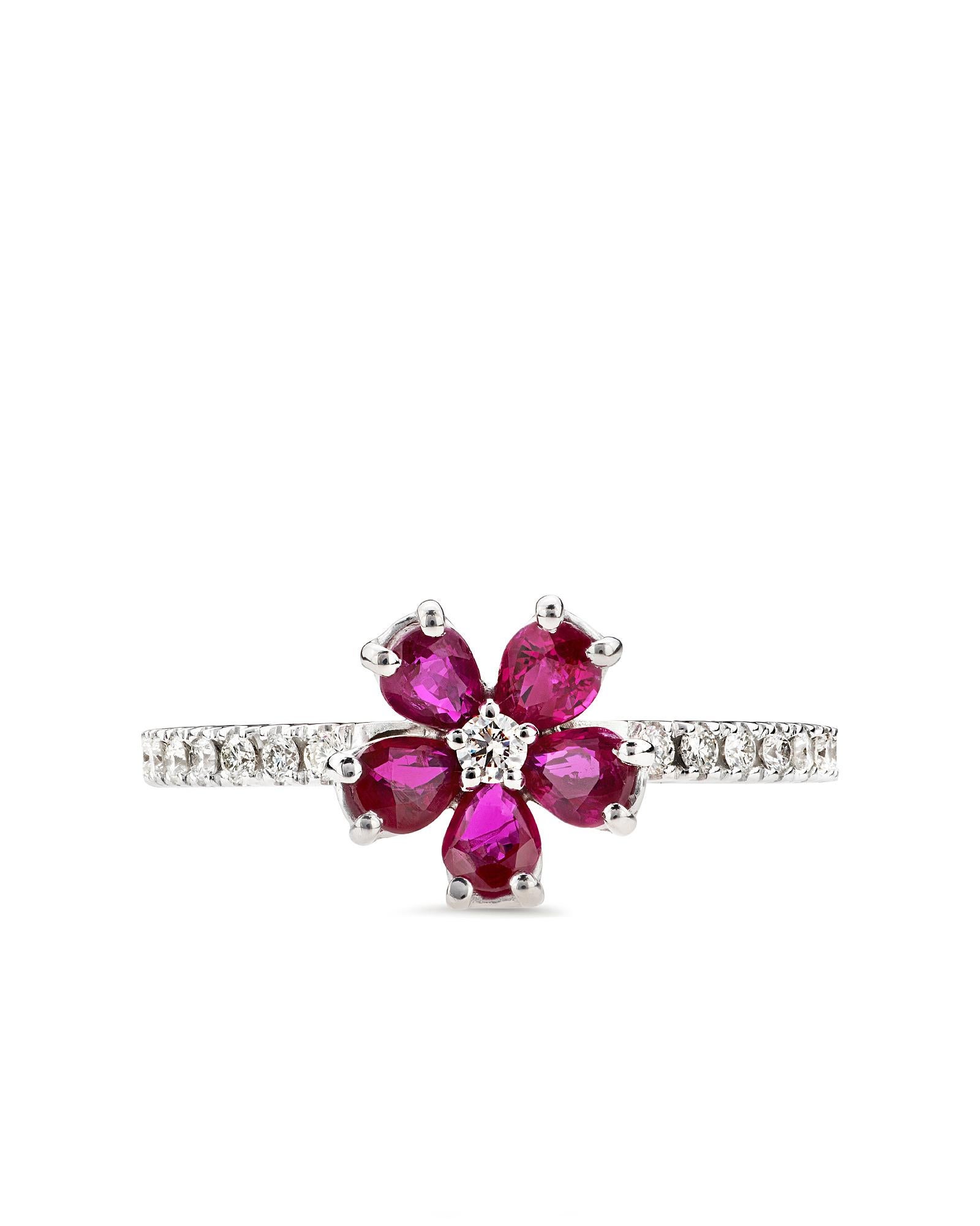 This collection is inspired by the simplicity and sophistication of cherry blossoms, thanks to the use of sapphires the flower becomes the protagonist of a shiny expression of nature.

Characteristics:
• 18 carat white gold
• Rubies 1,20 carats
•