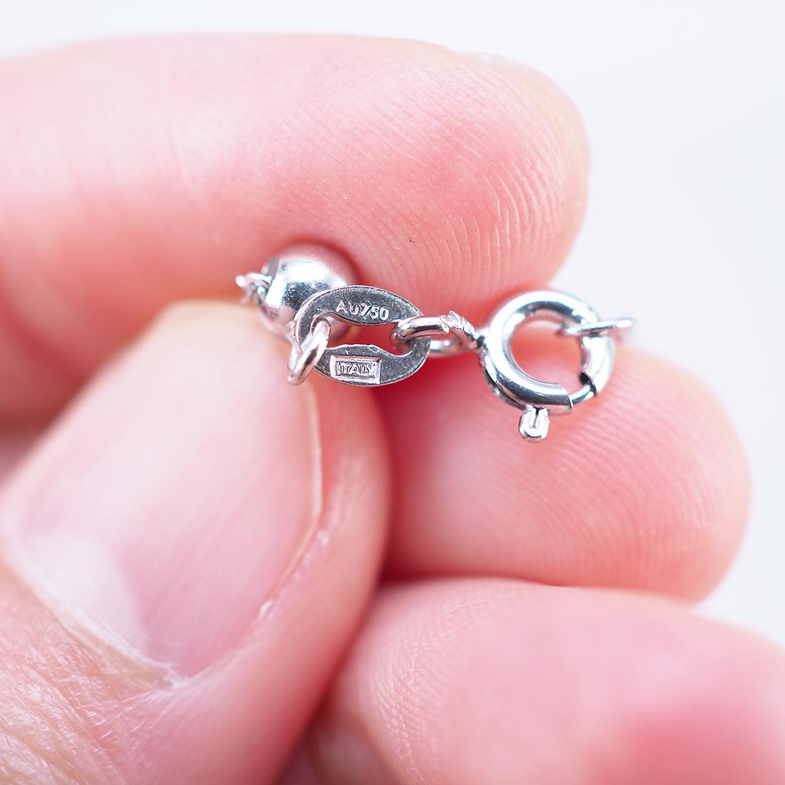 Collana media Yin Yang in oro bianco 18 carati con zaffiro e diamante in vendita 1