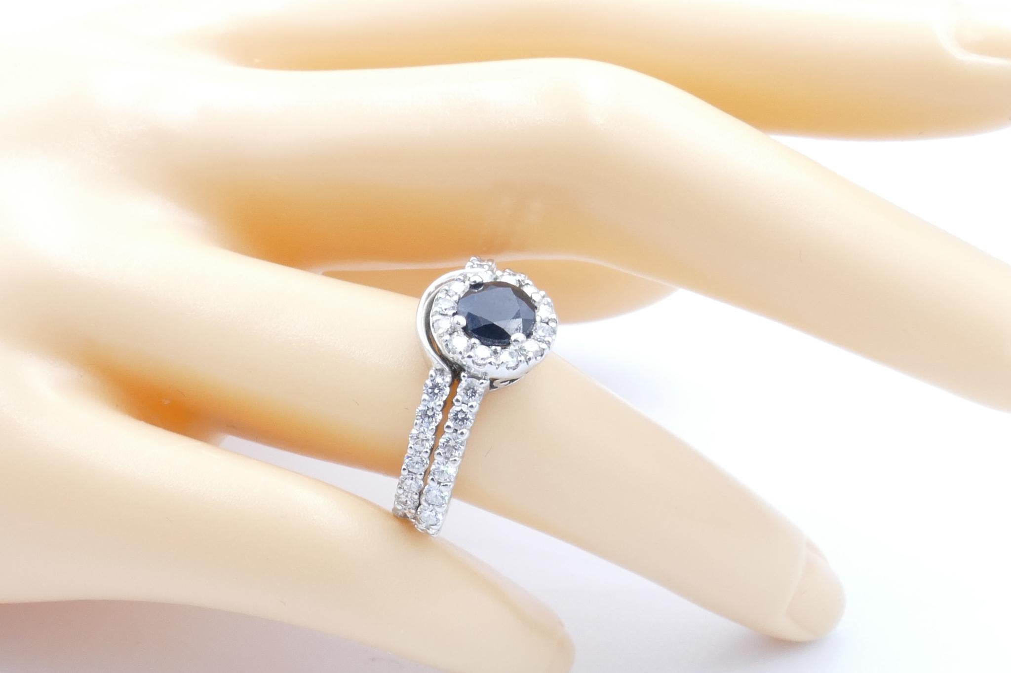 18 Carat White Gold Sapphire and Diamond Wedding Ring Set In New Condition For Sale In Splitter's Creek, NSW