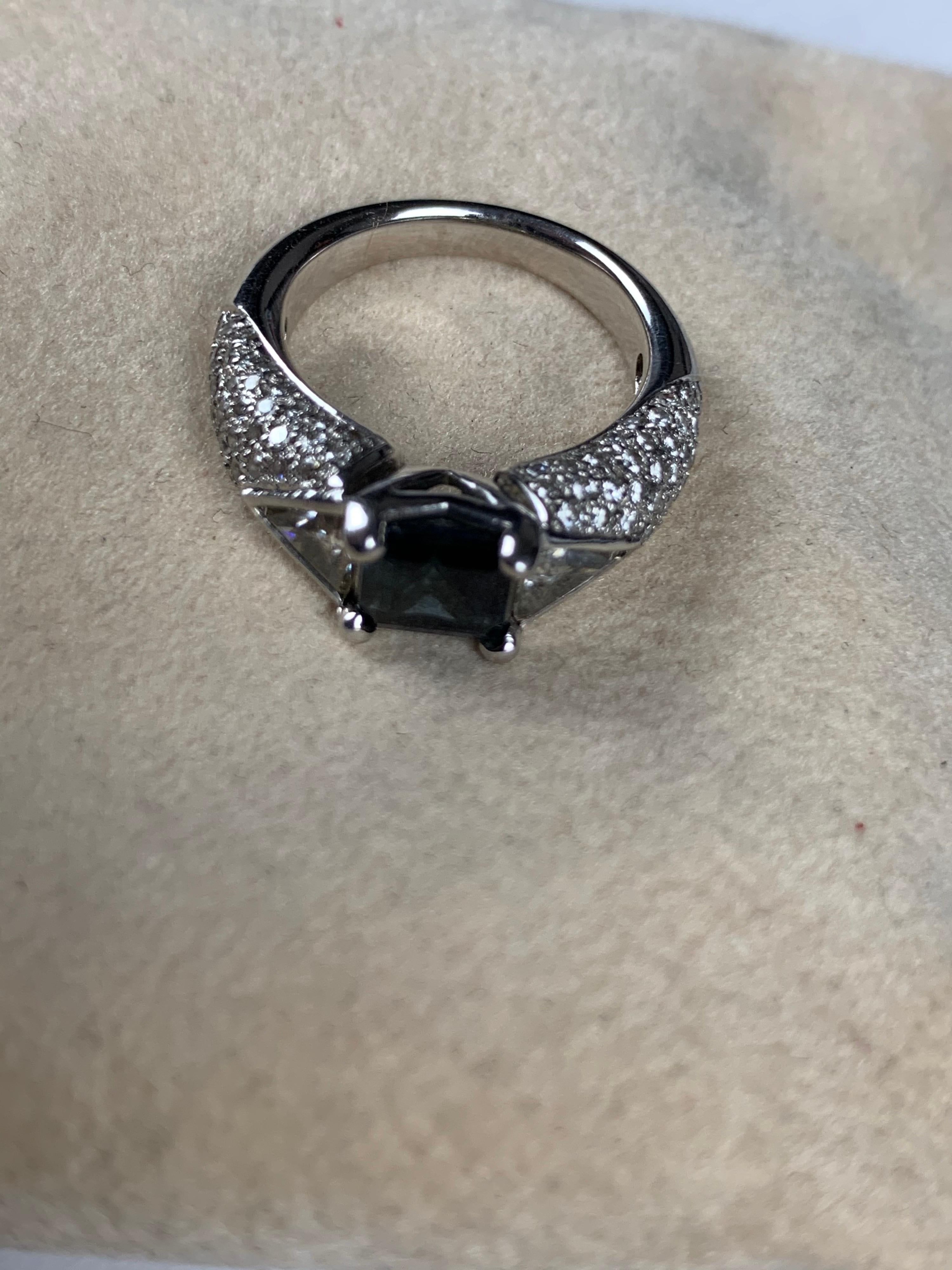 18 Carat White Gold and Sapphire Cocktail Ring For Sale 4