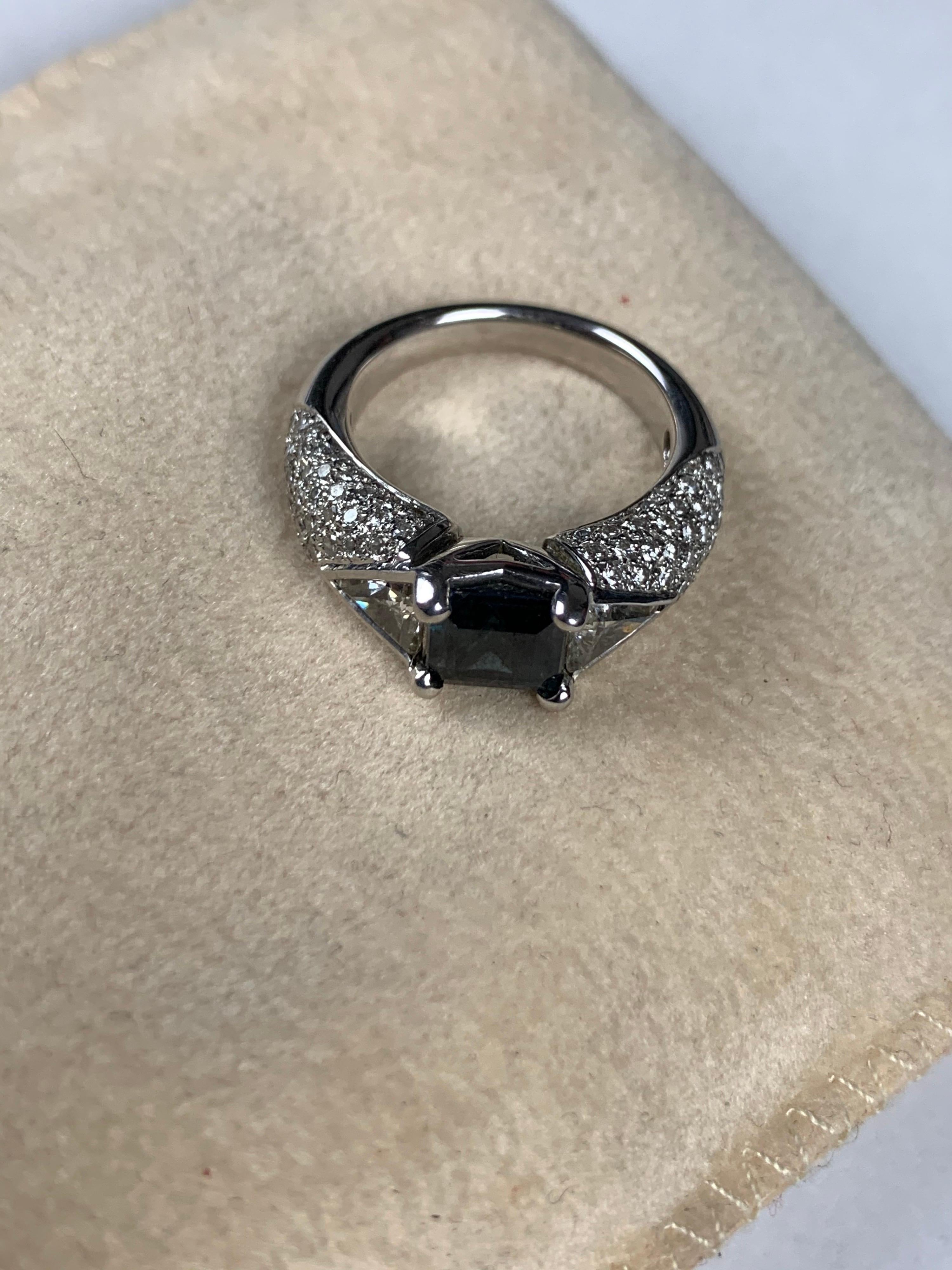 18 Carat White Gold and Sapphire Cocktail Ring For Sale 5