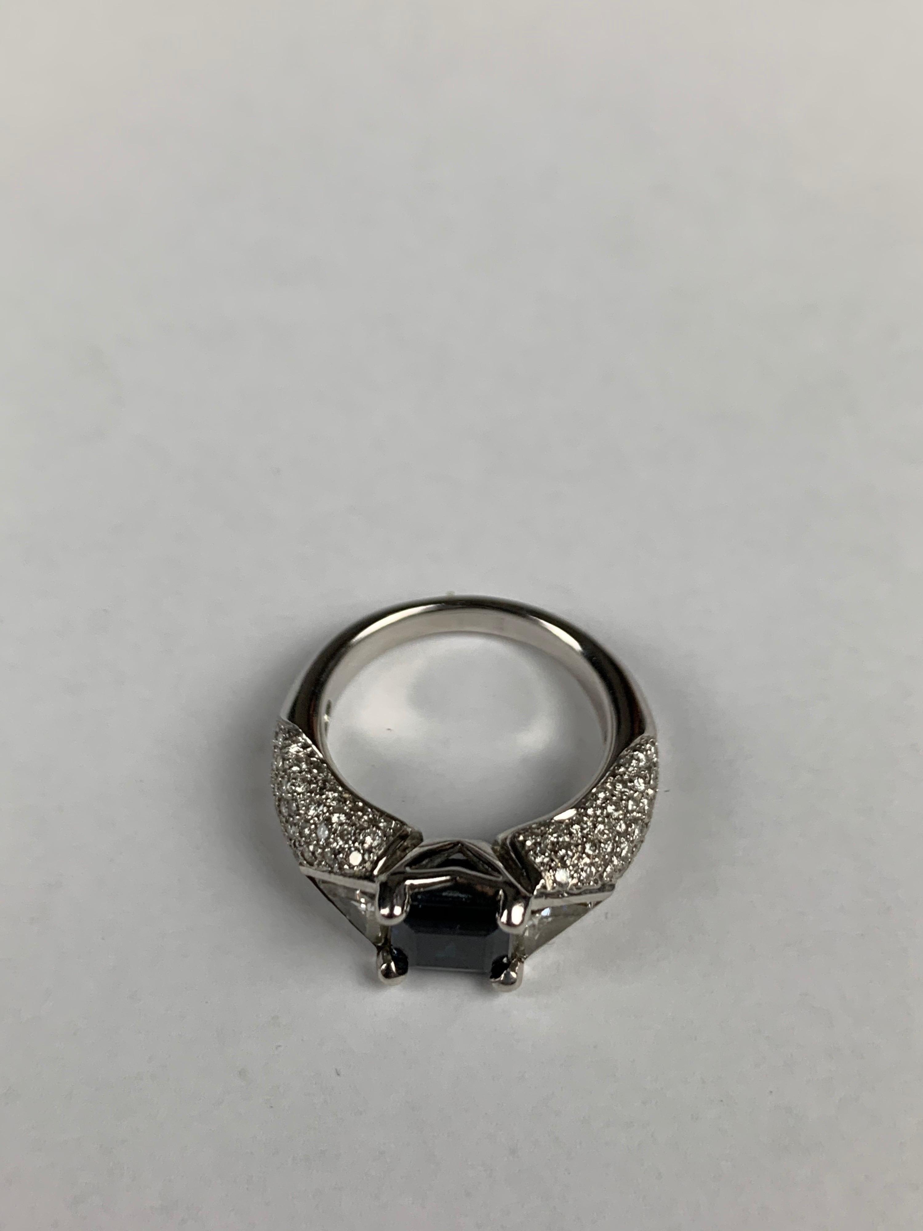 18 Carat White Gold and Sapphire Cocktail Ring For Sale 8