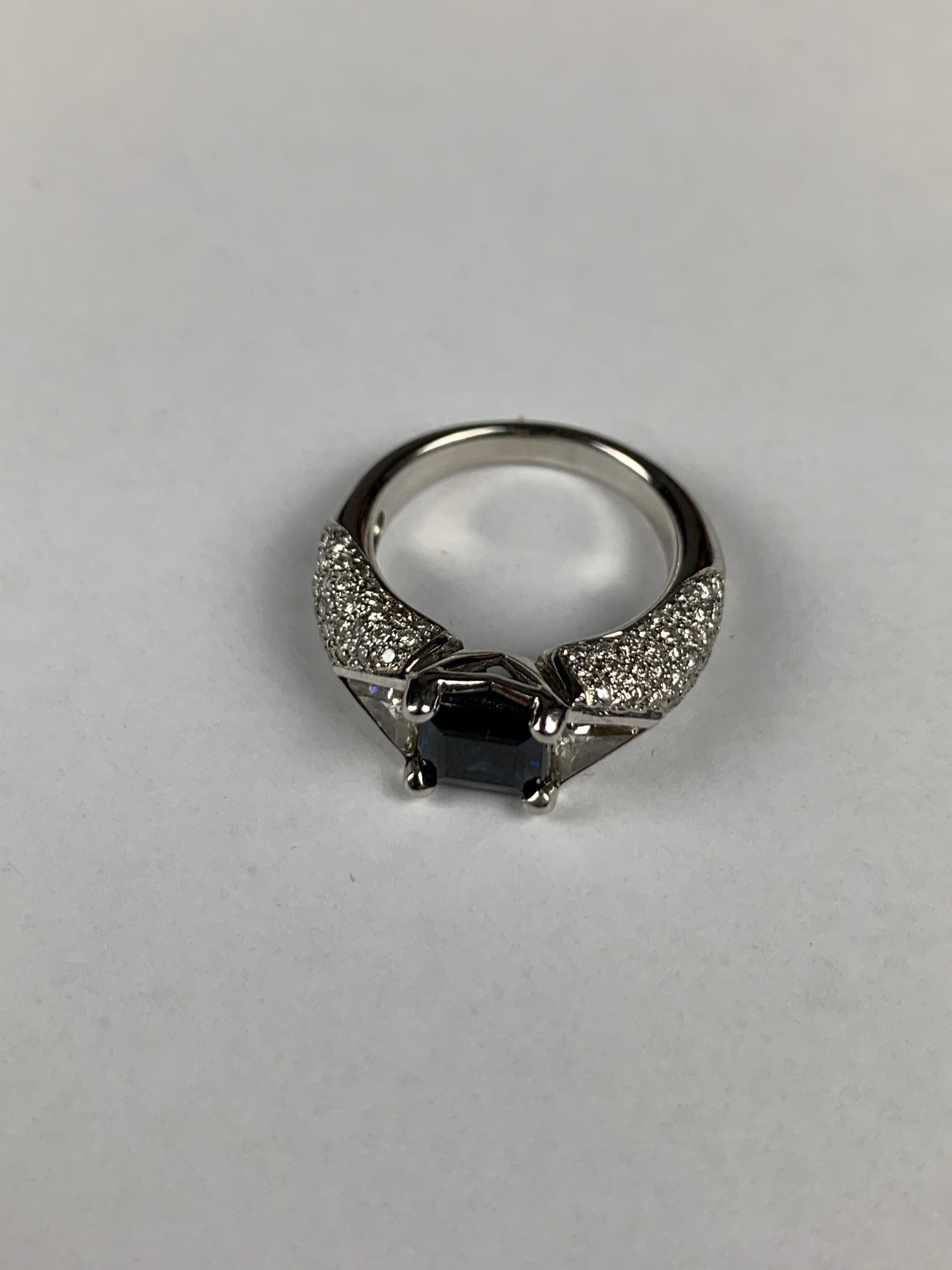 18 Carat White Gold and Sapphire Cocktail Ring For Sale 9