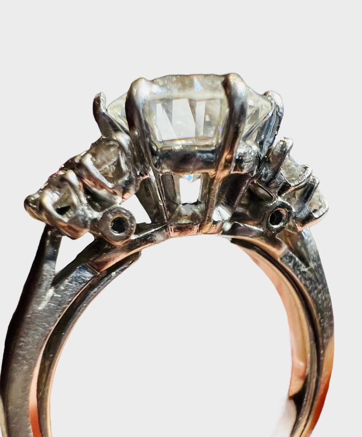 platinum Solitaire Diamond Ring of 2.12 Carat LFG Certificate In Good Condition In SAINT-OUEN-SUR-SEINE, FR