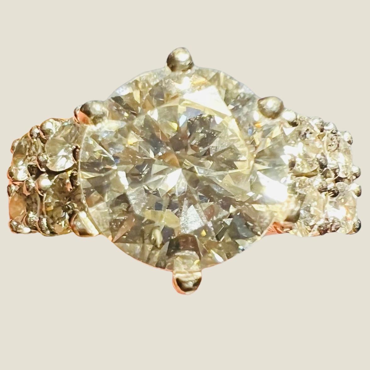Women's platinum Solitaire Diamond Ring of 2.12 Carat LFG Certificate
