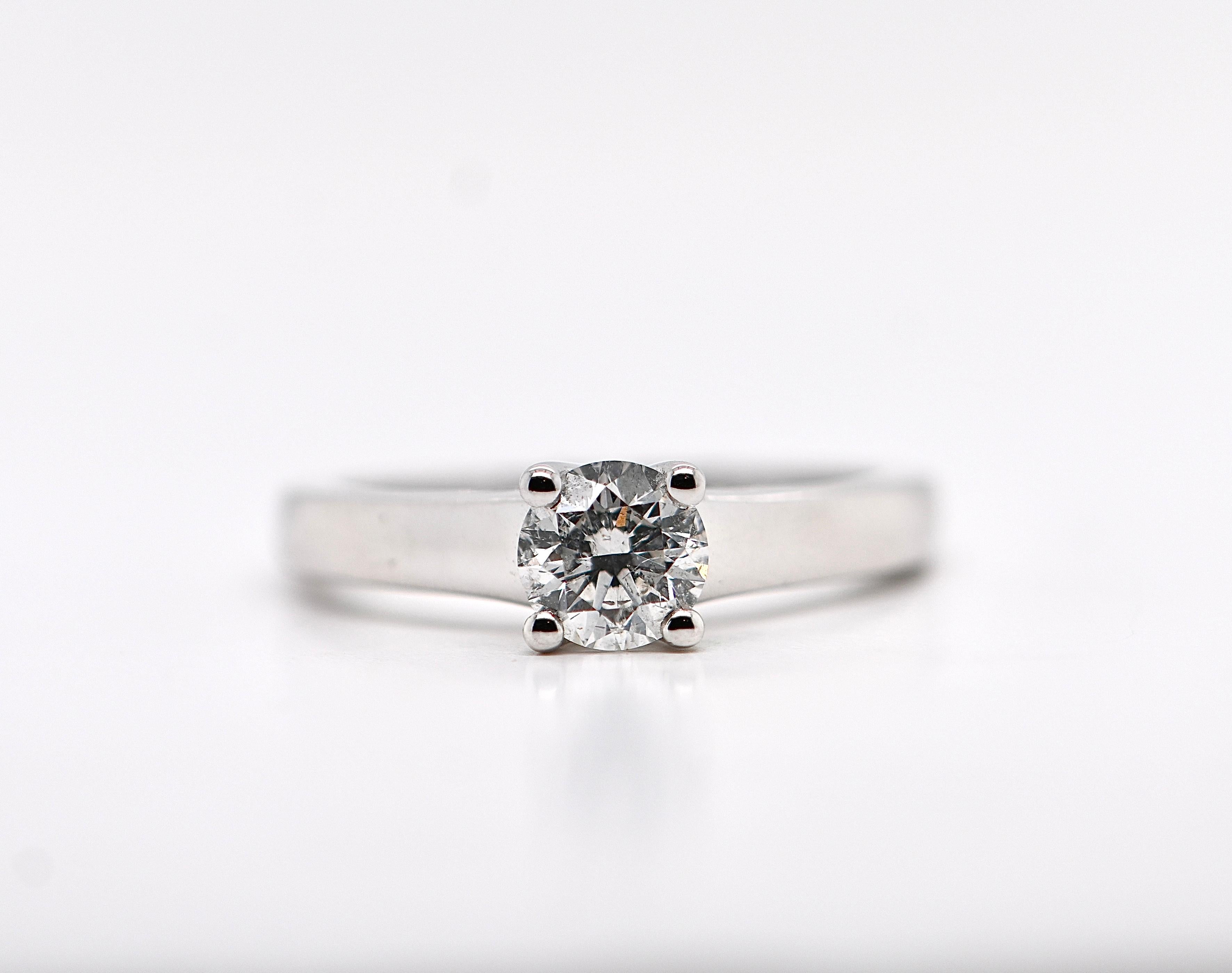 18-Carat White Gold Solitaire Ring with 0.750 Carat Diamond In New Condition For Sale In Vannes, FR
