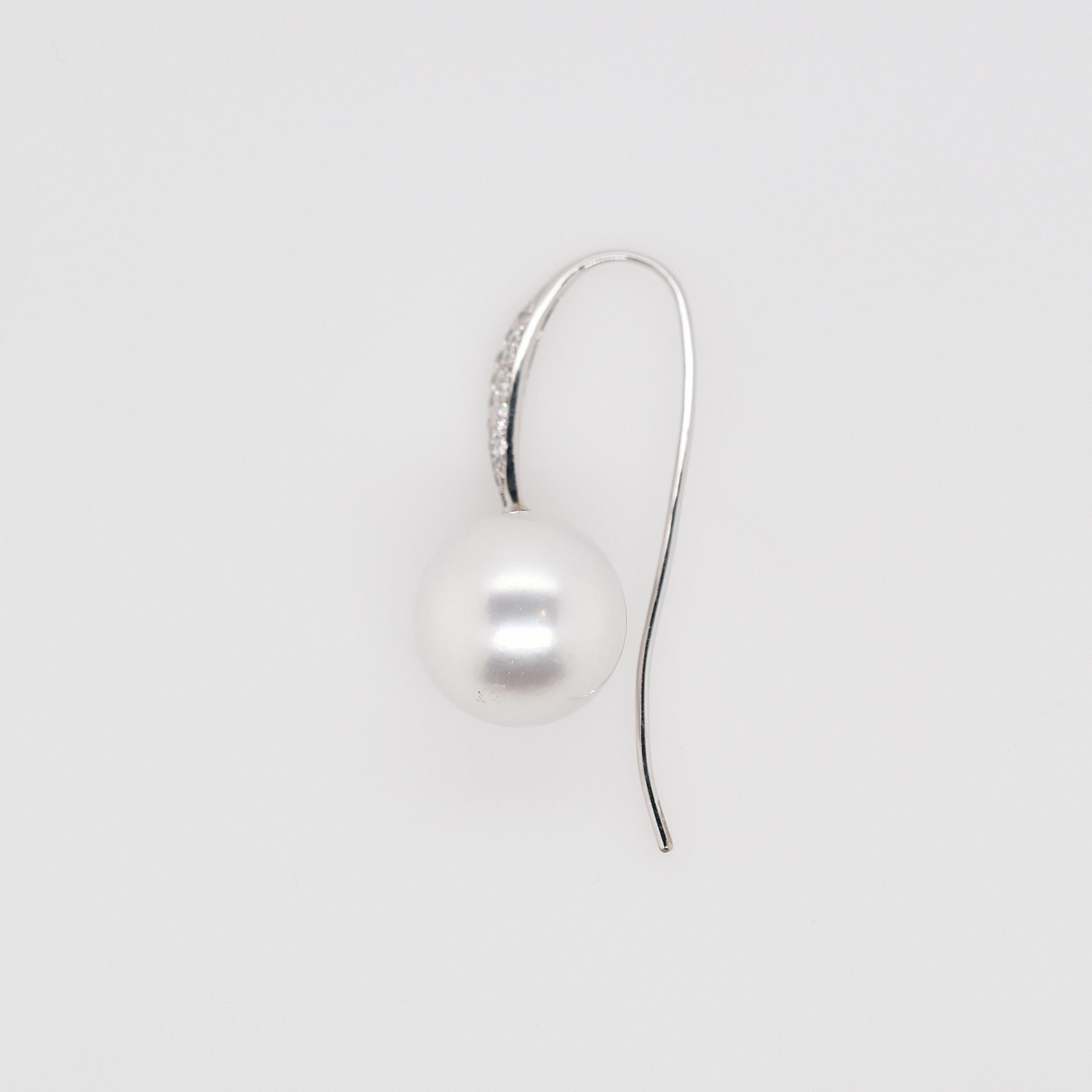 Contemporary 18 Carat White Gold South Sea Pearl and Pavé Diamond Drop Earrings