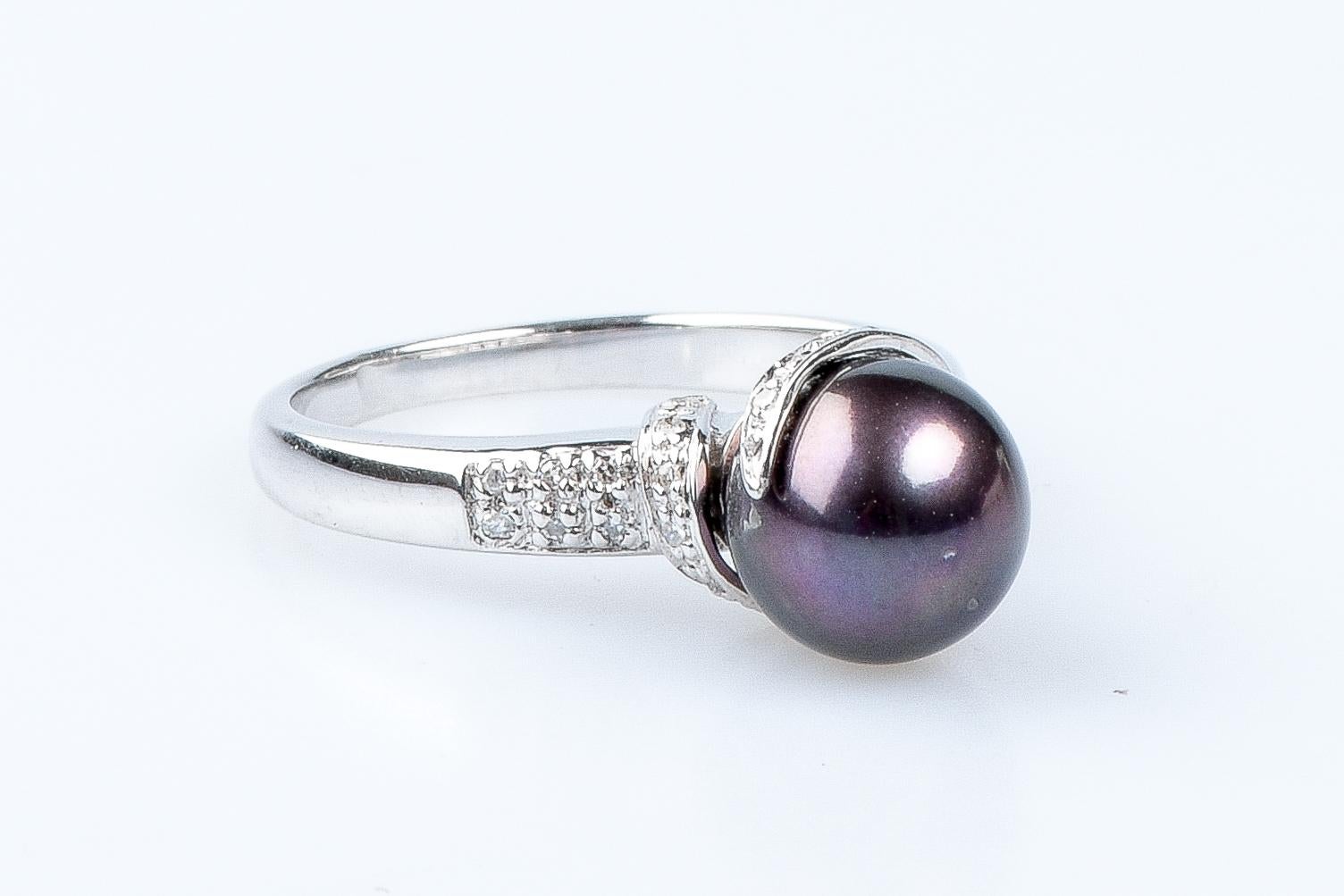 Women's 18 carat white gold Tahiti pearl and diamonds ring  For Sale