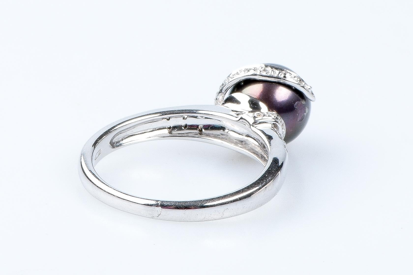 18 carat white gold Tahiti pearl and diamonds ring  For Sale 4