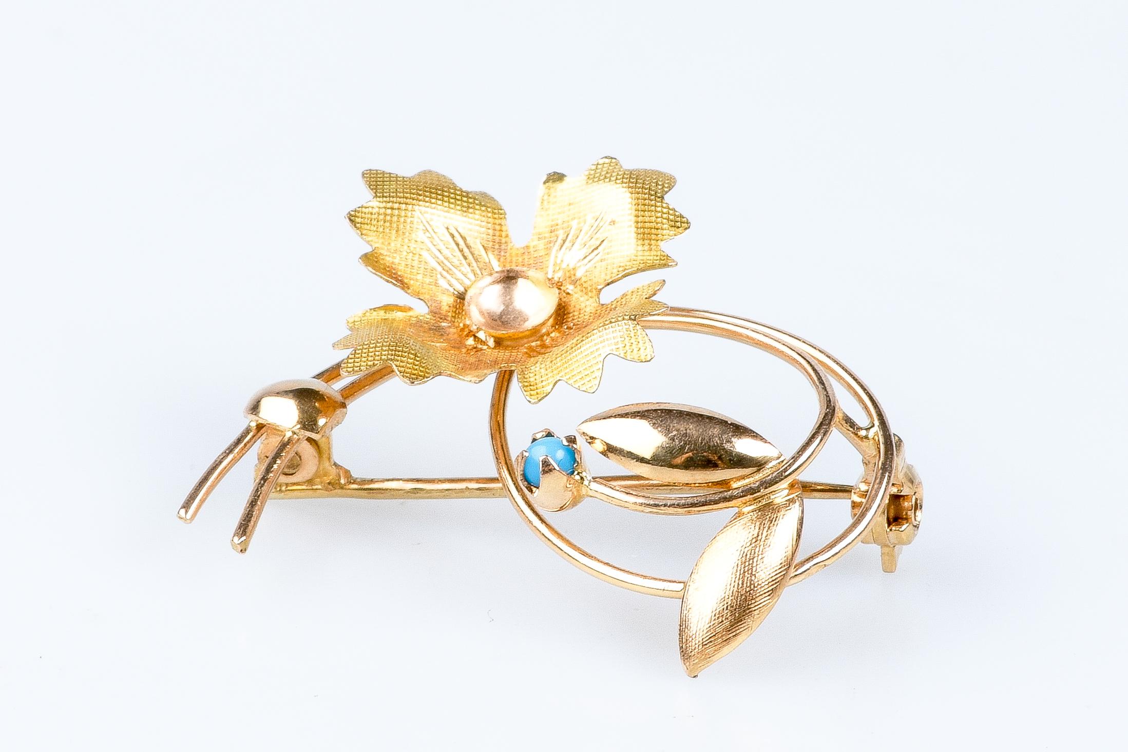 Women's 18 carat yellow and pink gold turquoise brooch For Sale