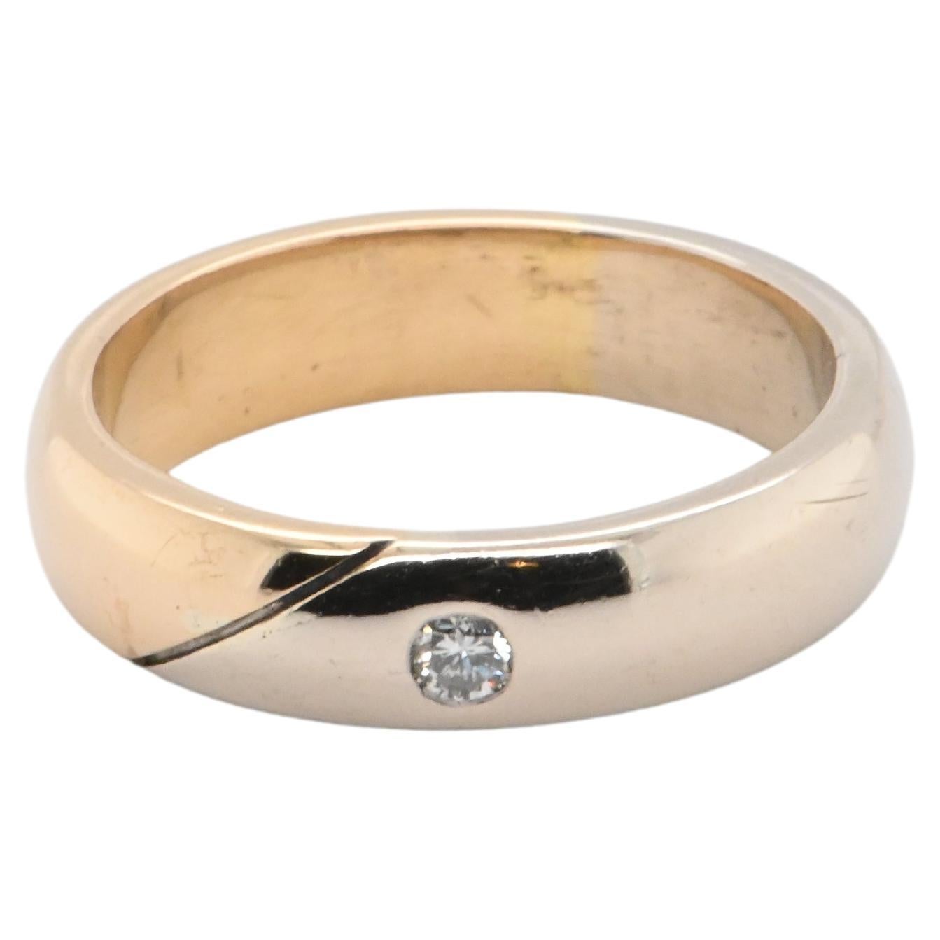 18 Carat Yellow And White Gold Men's Wedding Ring Set With A Diamond For Sale
