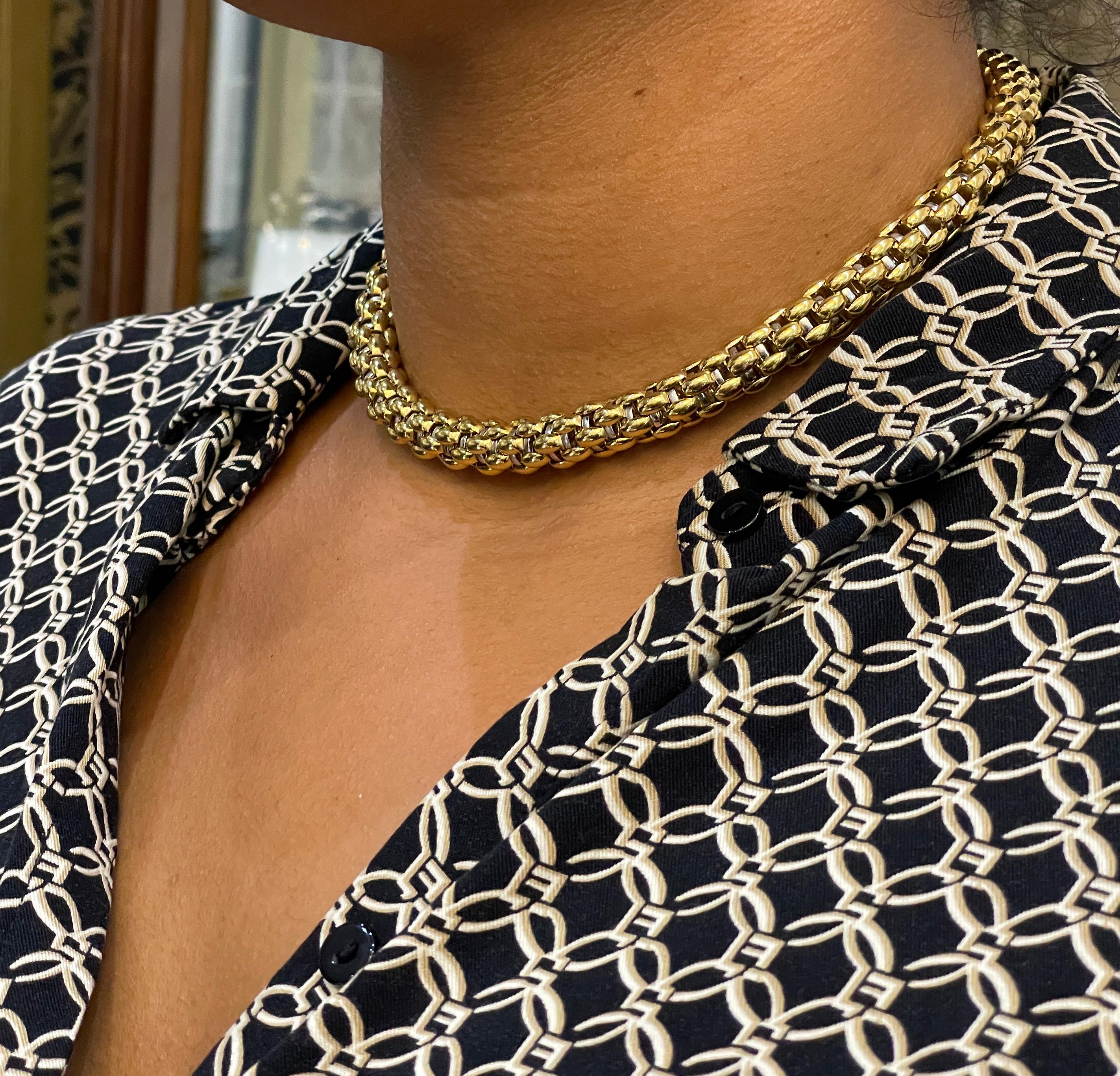 18 Carat Yellow and White Gold Woven FOPE Choker Necklace In Excellent Condition For Sale In London, GB