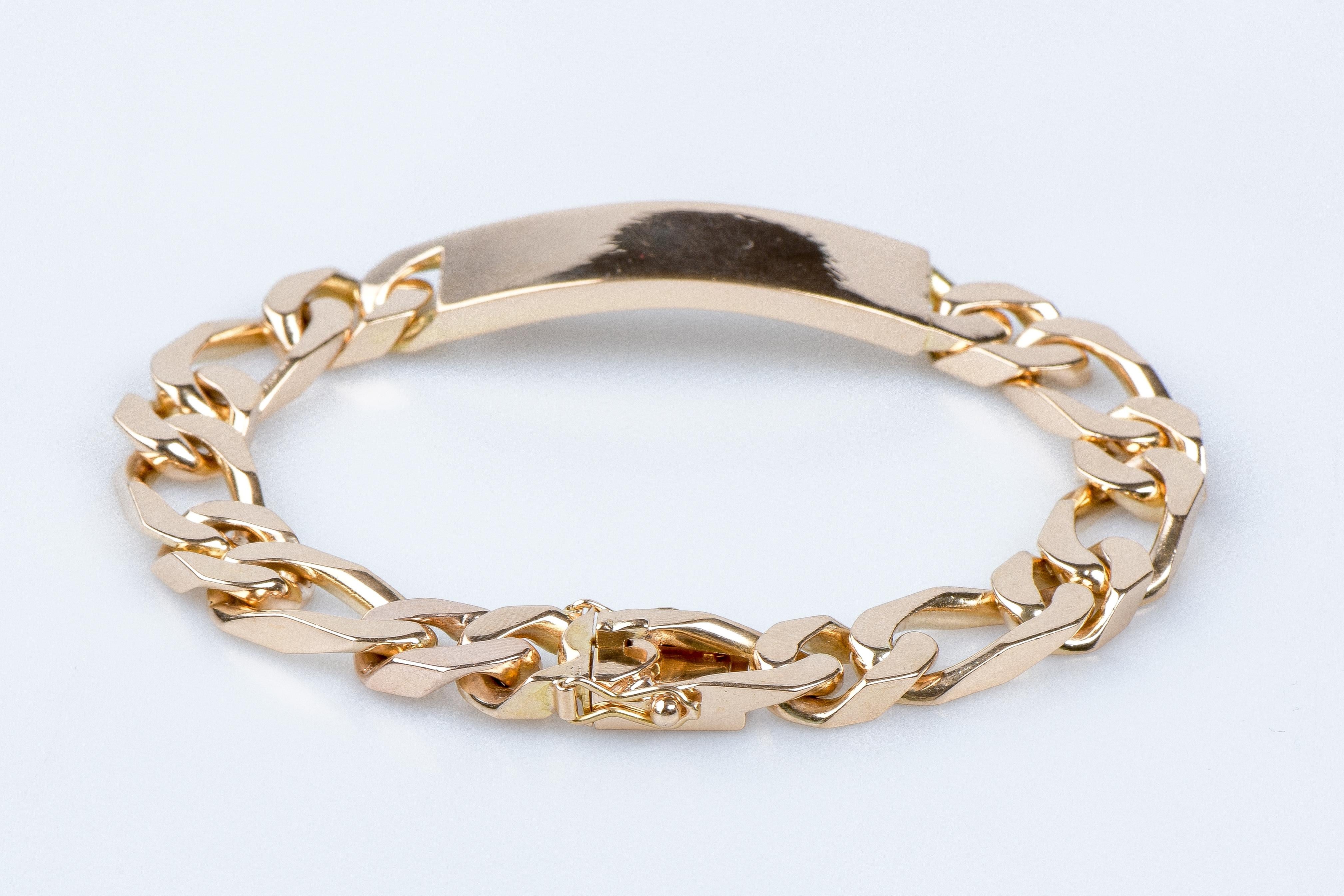 18 carat yellow gold alternating mesh identity bracelet  For Sale 1