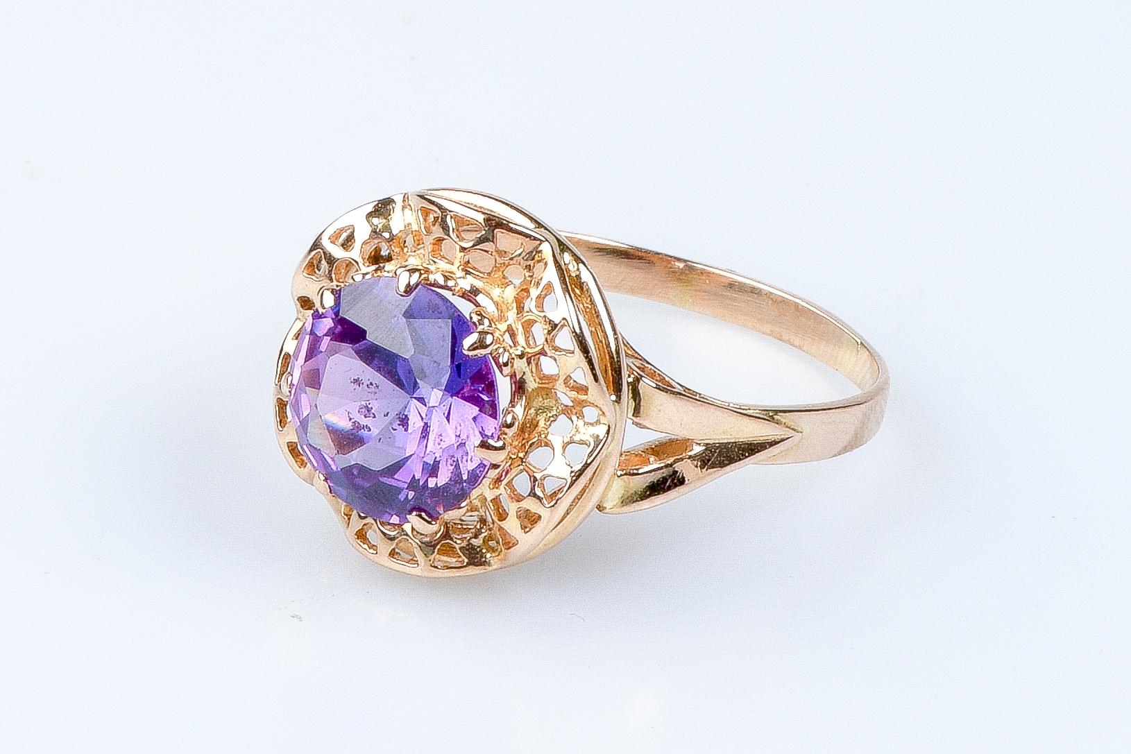 18 carat yellow gold amethyst ring For Sale 8