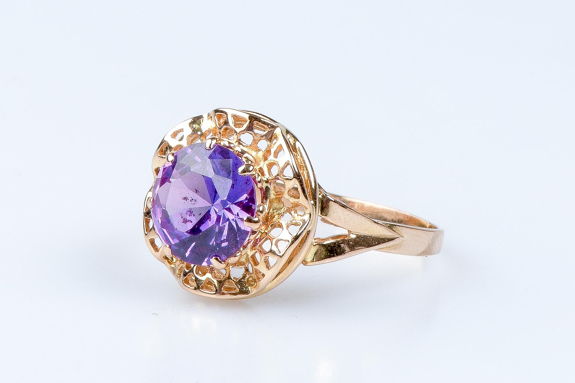 18 carat yellow gold amethyst ring For Sale 9