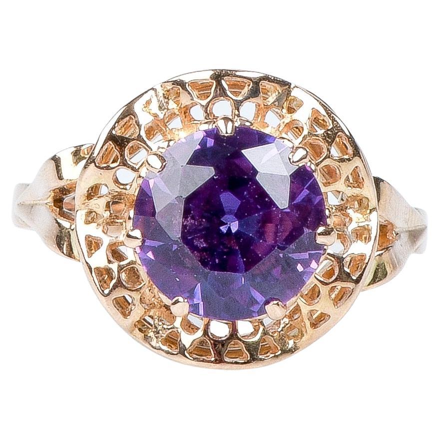 18 carat yellow gold amethyst ring For Sale