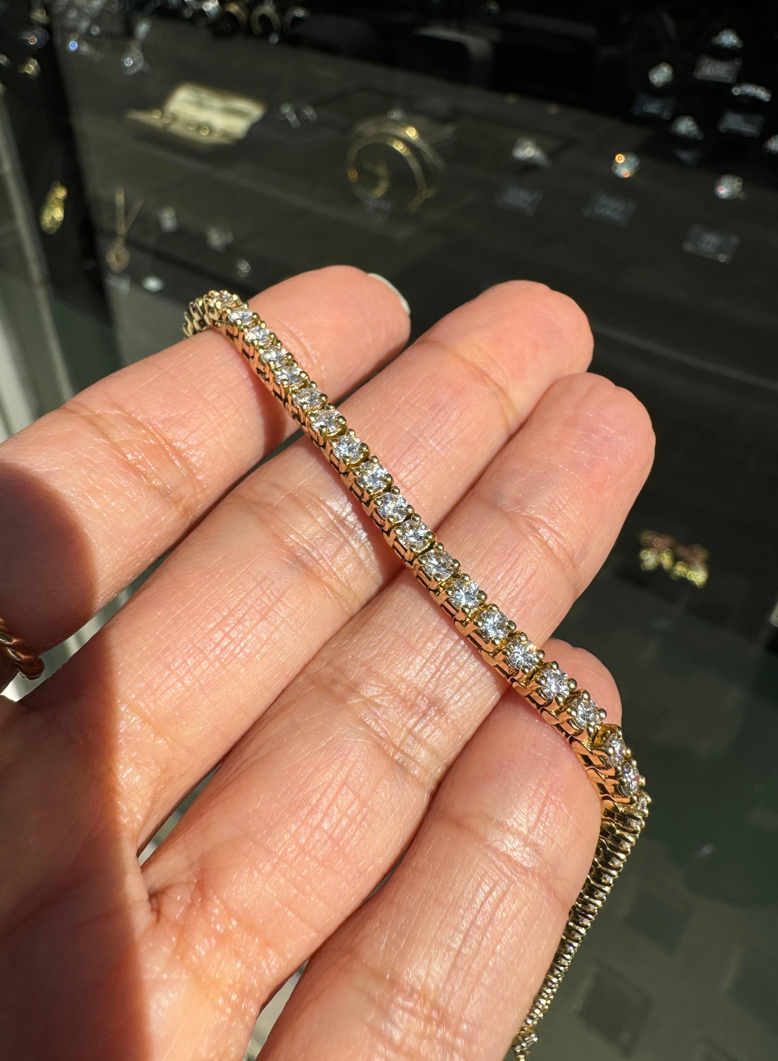 18 Karat Gelbgold und Diamant-Tennisarmband mit Linie im Zustand „Hervorragend“ im Angebot in London, GB