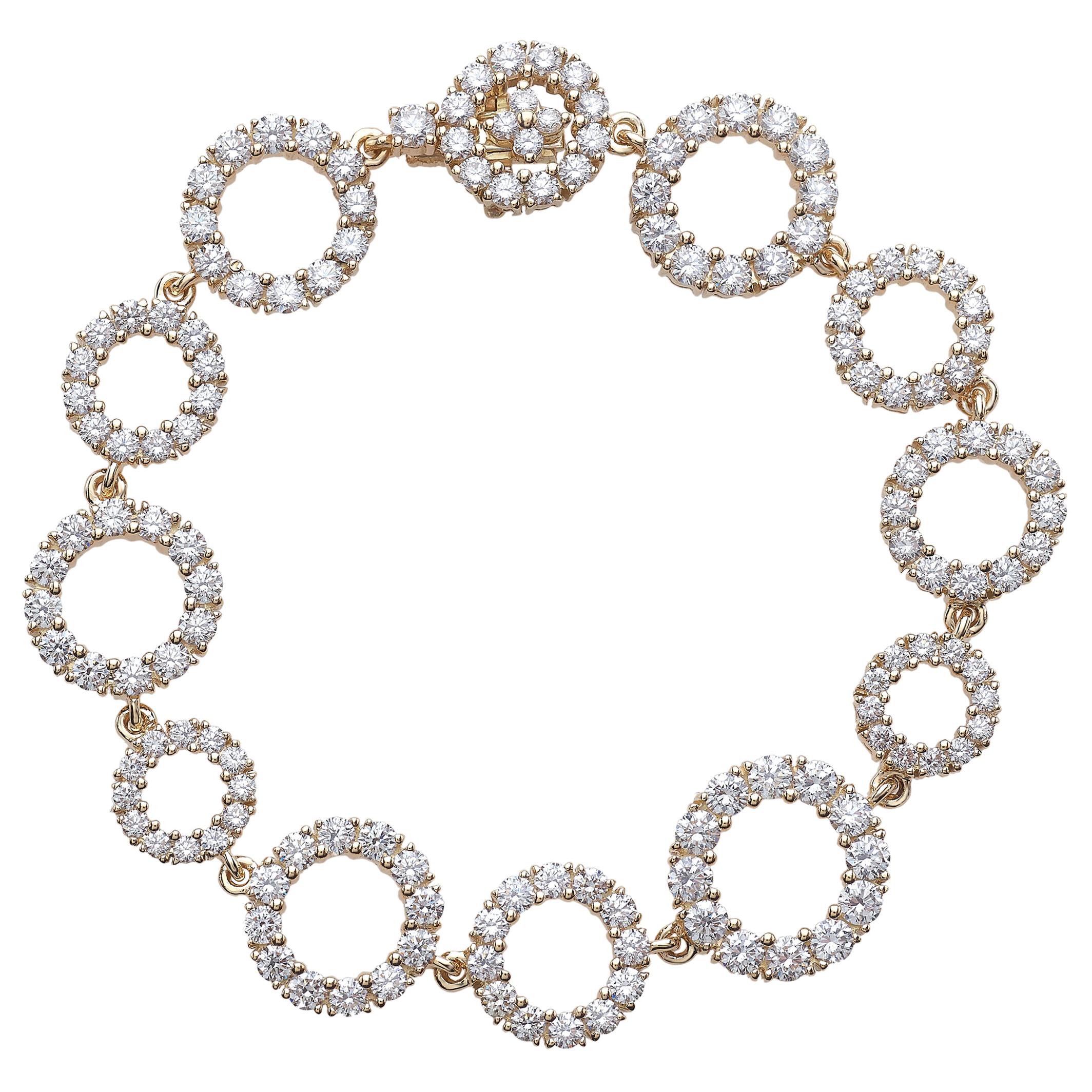 18 Carat Yellow Gold and Round Cut Diamonds Bracelet