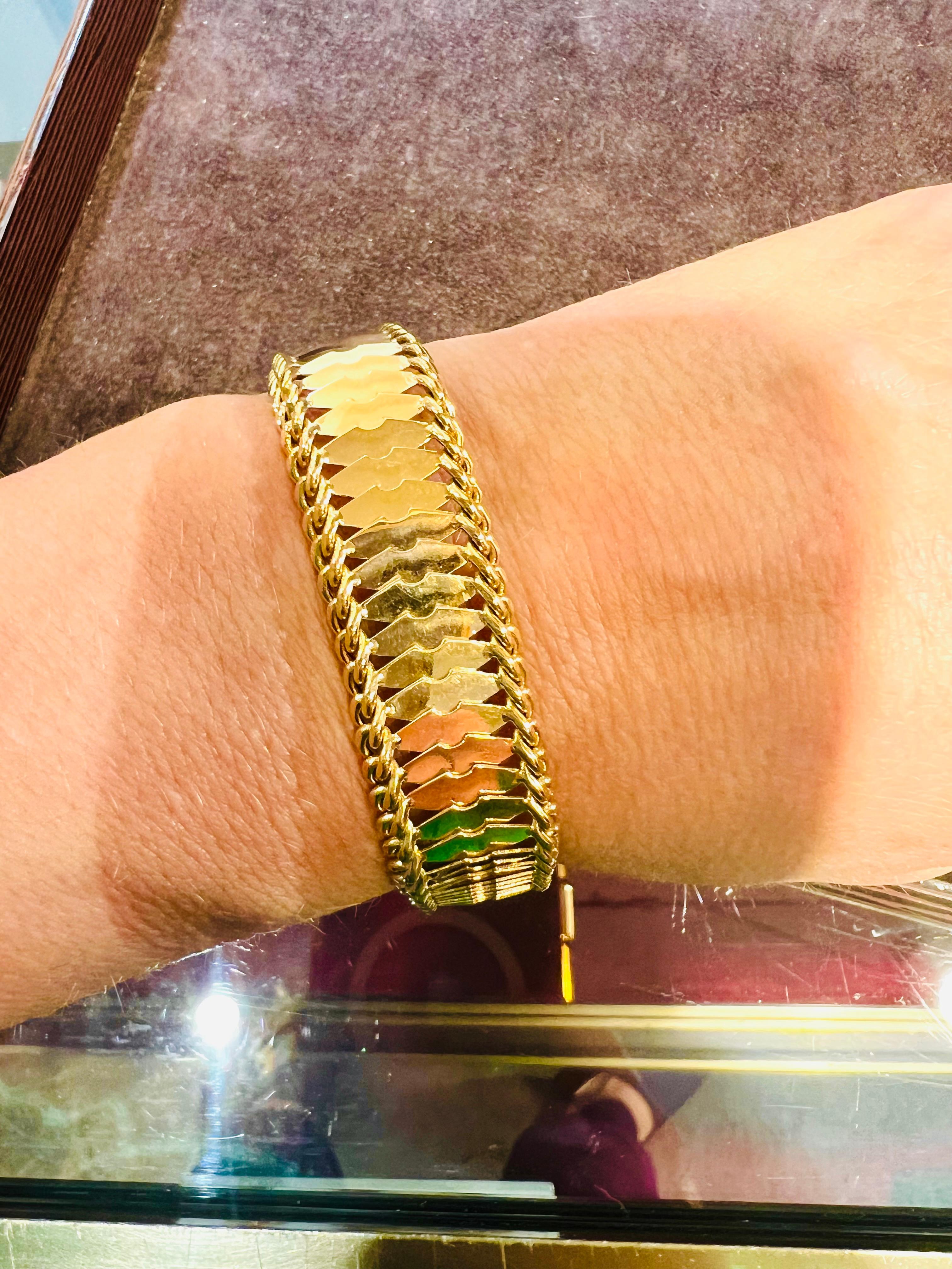 Bracelet en or jaune 18 carats, années 1950 en vente 3