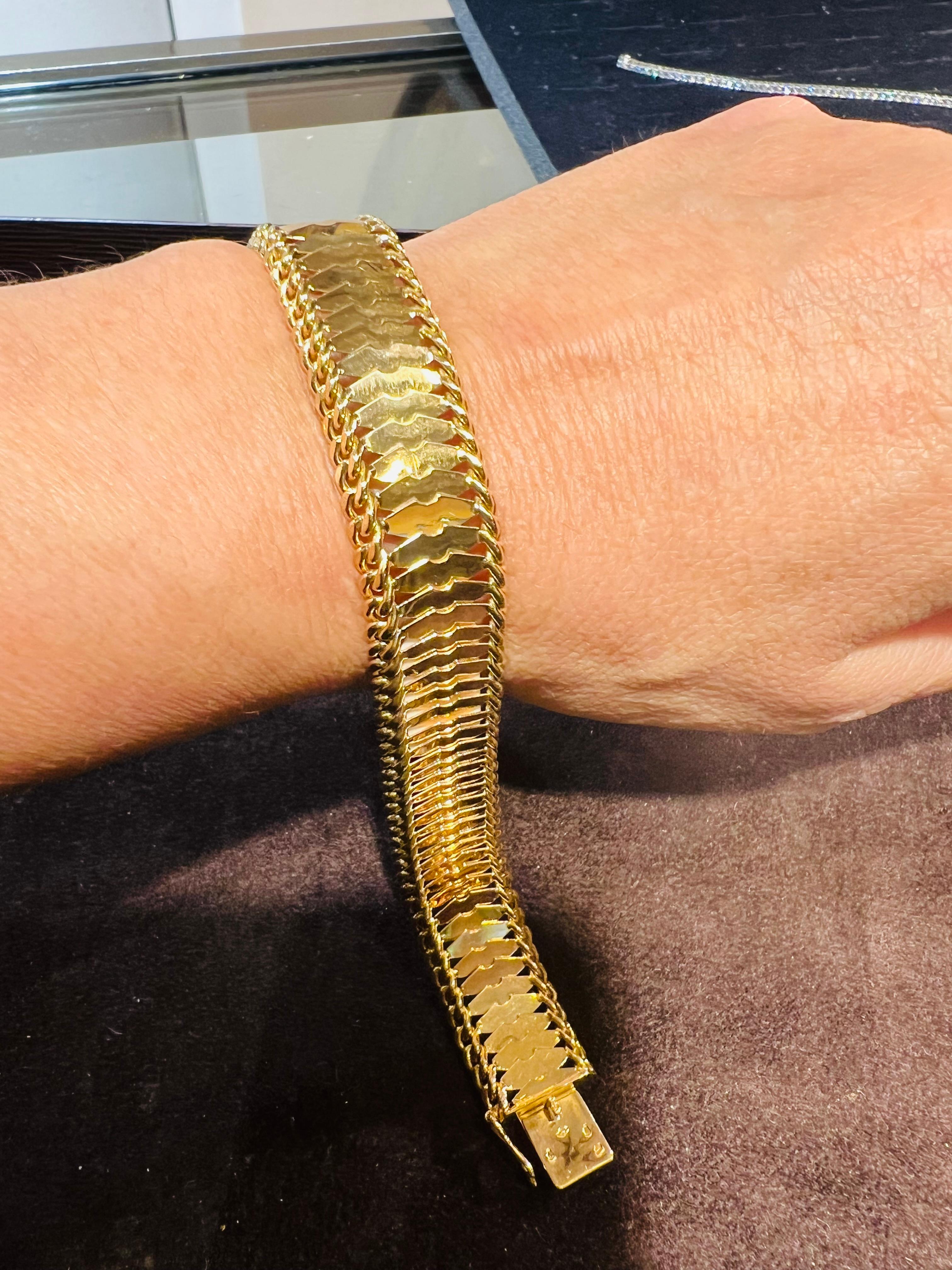 Bracelet en or jaune 18 carats, années 1950 en vente 4