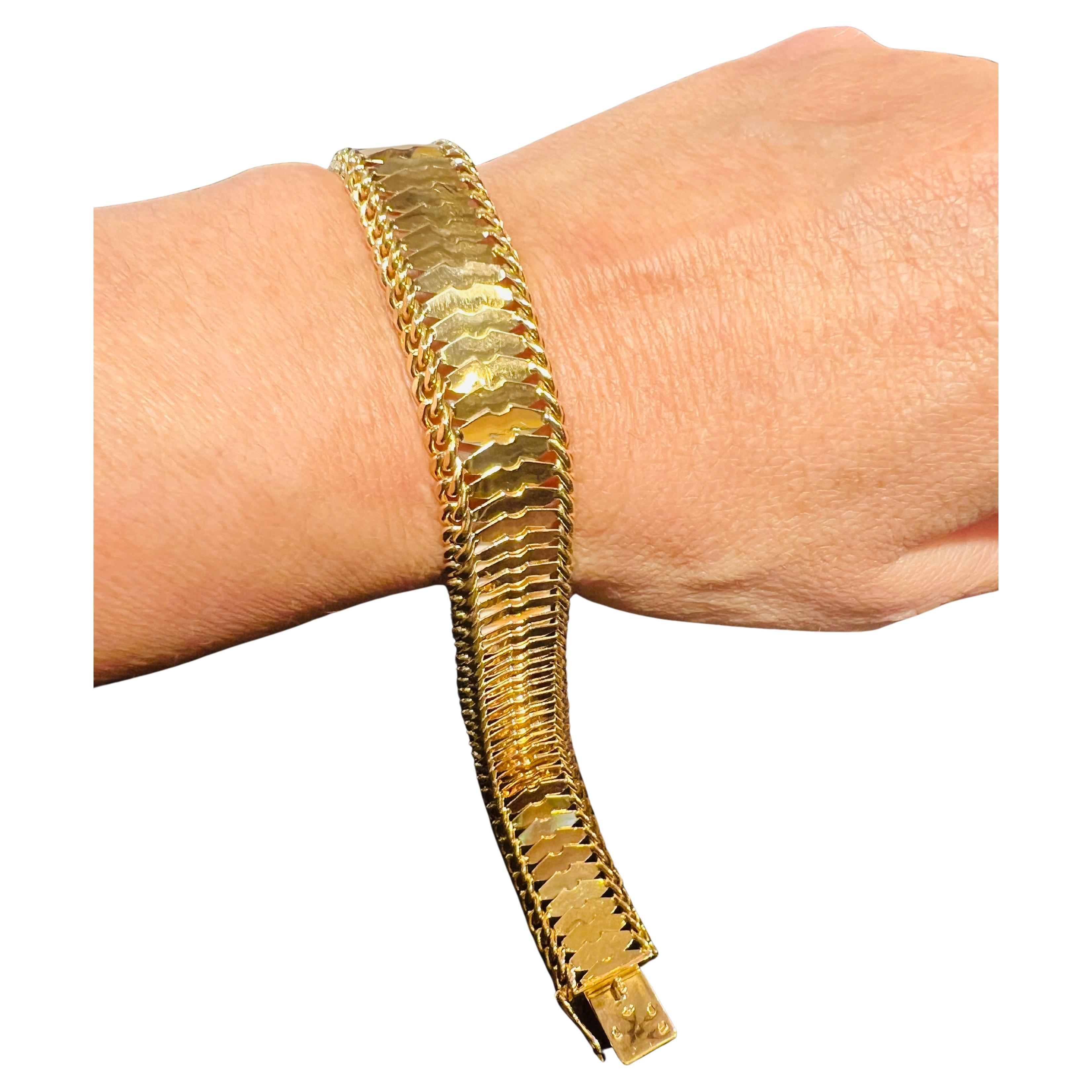 18 Carat Yellow Gold Bracelet, 1950s